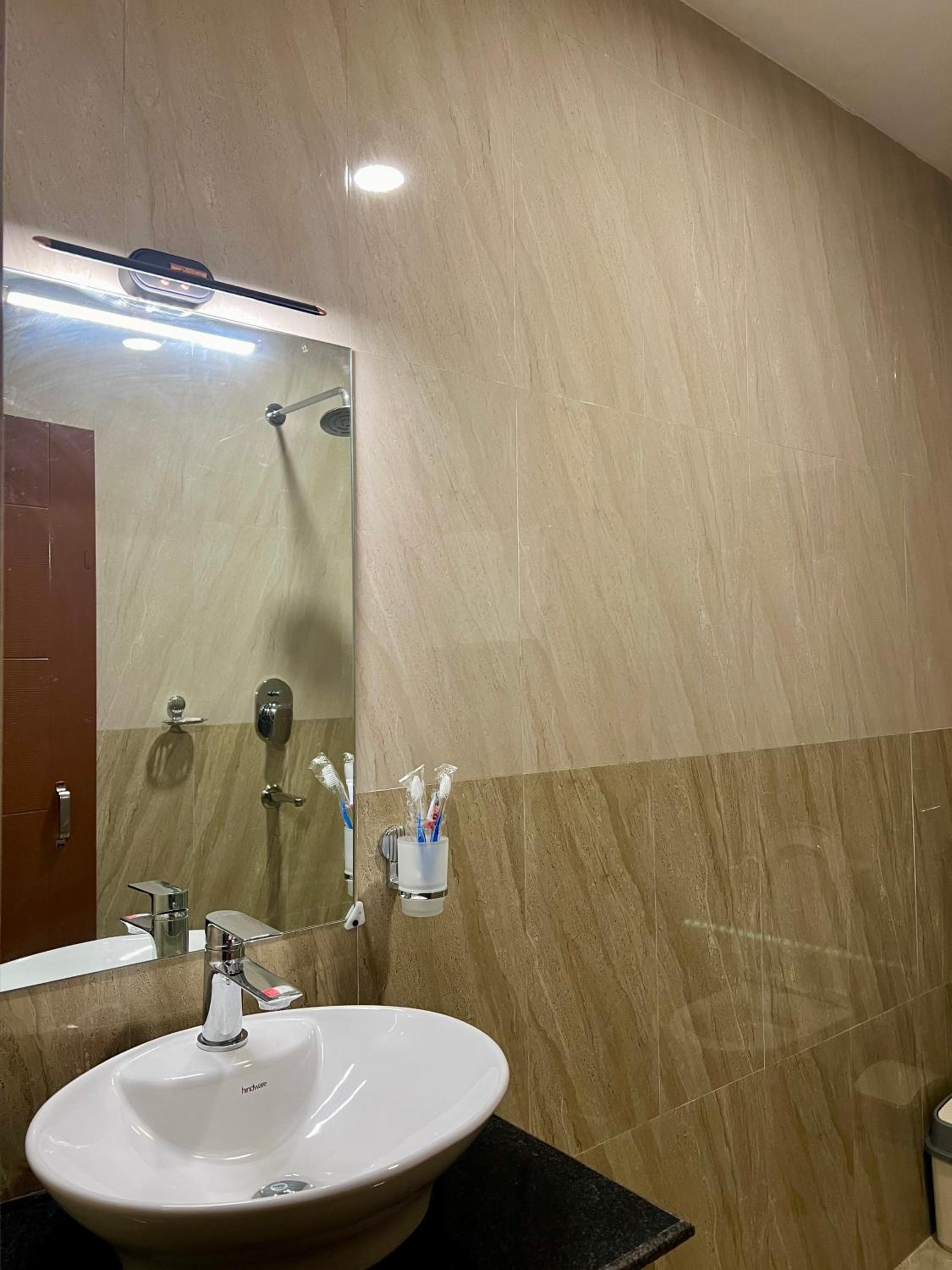 Double Room With Private Bathroom photo 3