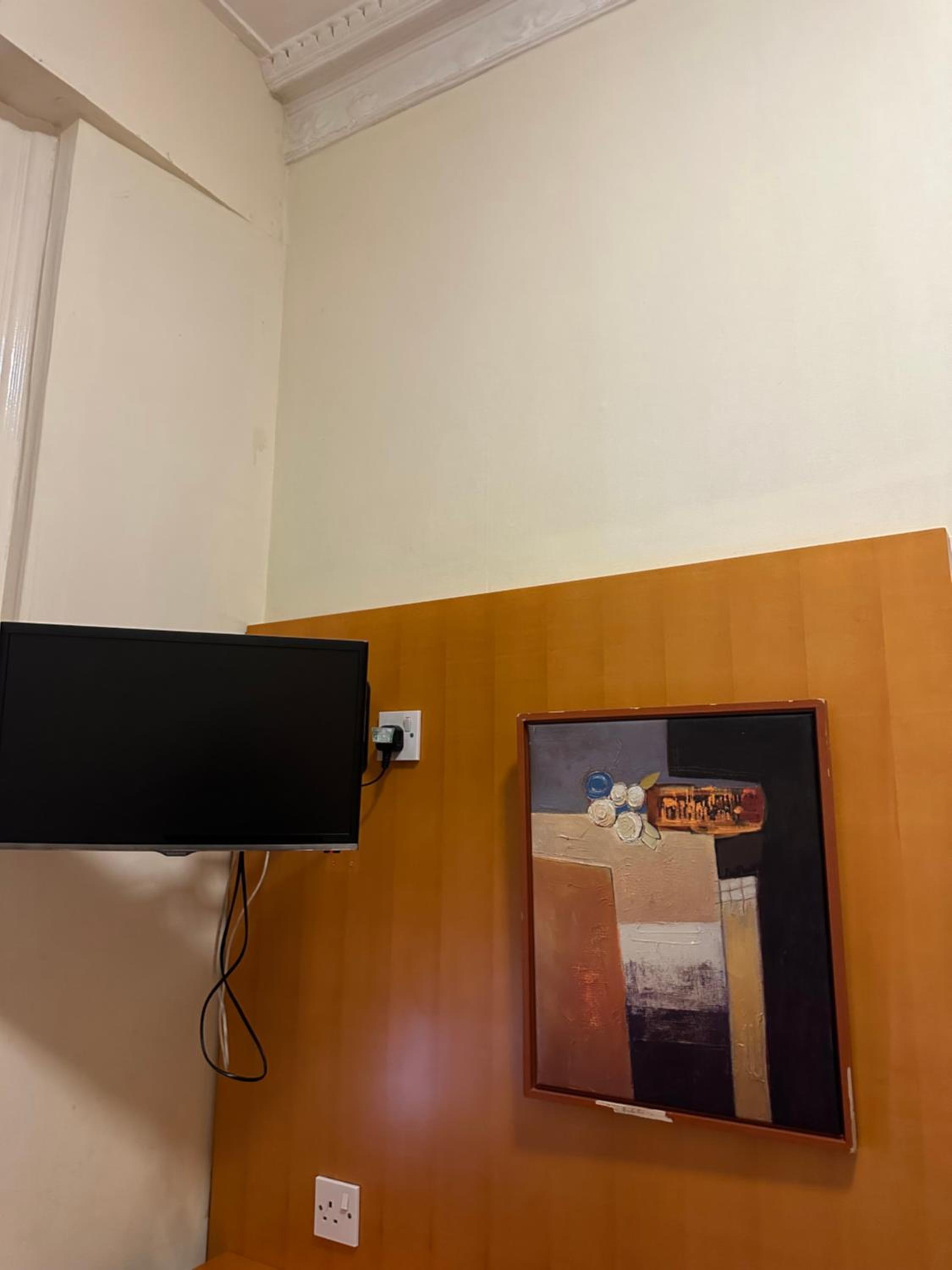 Basic Double Room with Shared Bathroom photo 2