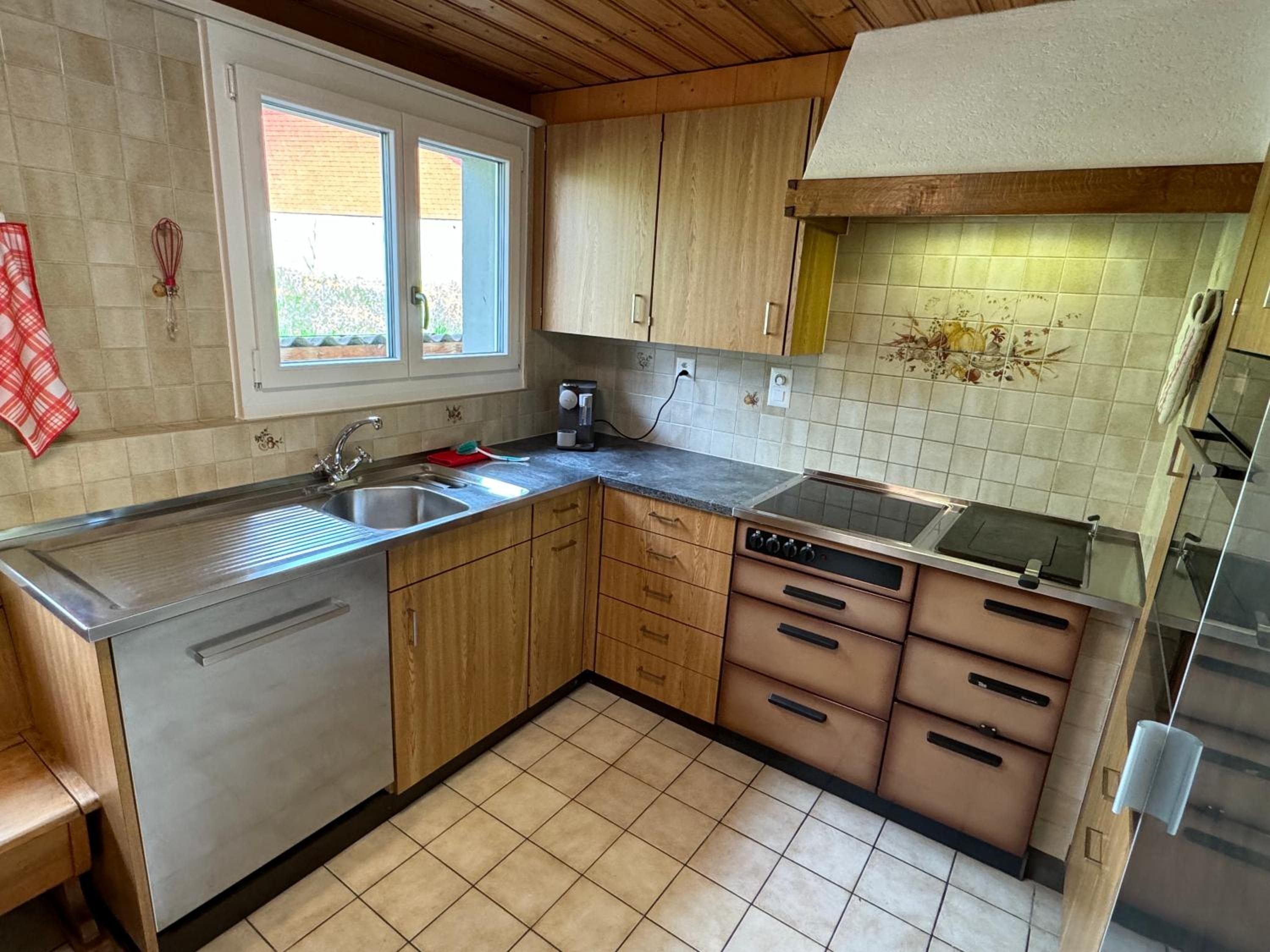 Three-Bedroom Apartment with Balcony photo 3
