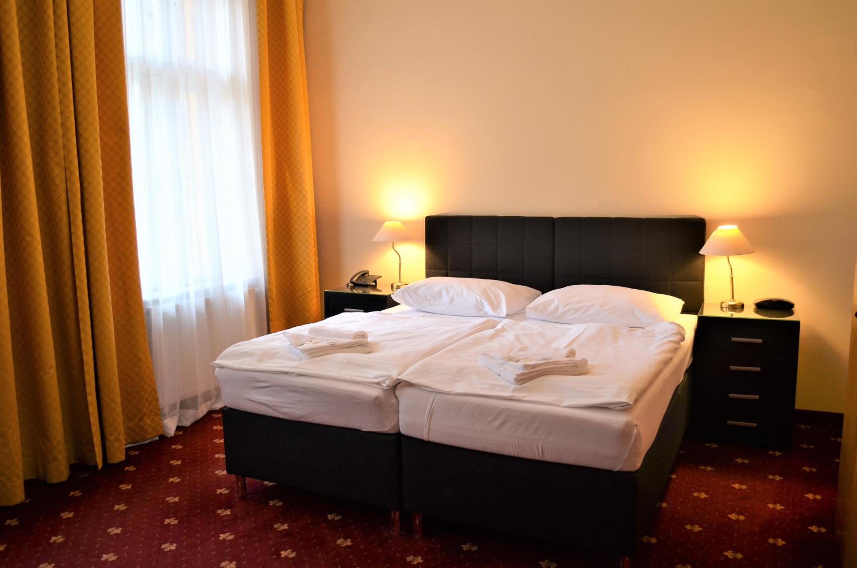 Double Room - Photo 2