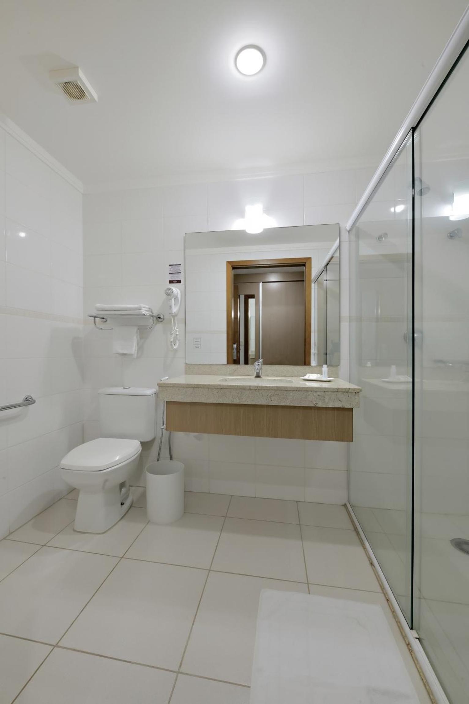 Twin Room - Disability Access photo 3
