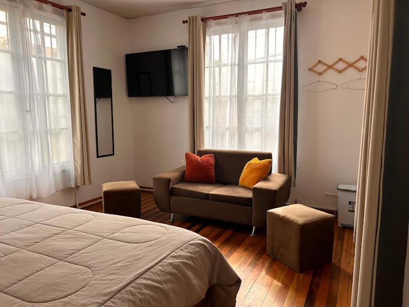 Double Room with Shared Bathroom photo 1