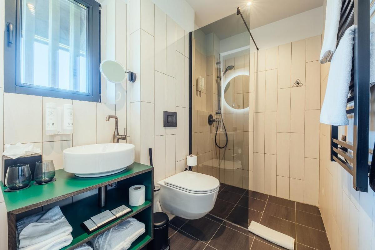 Double Room - Photo 7