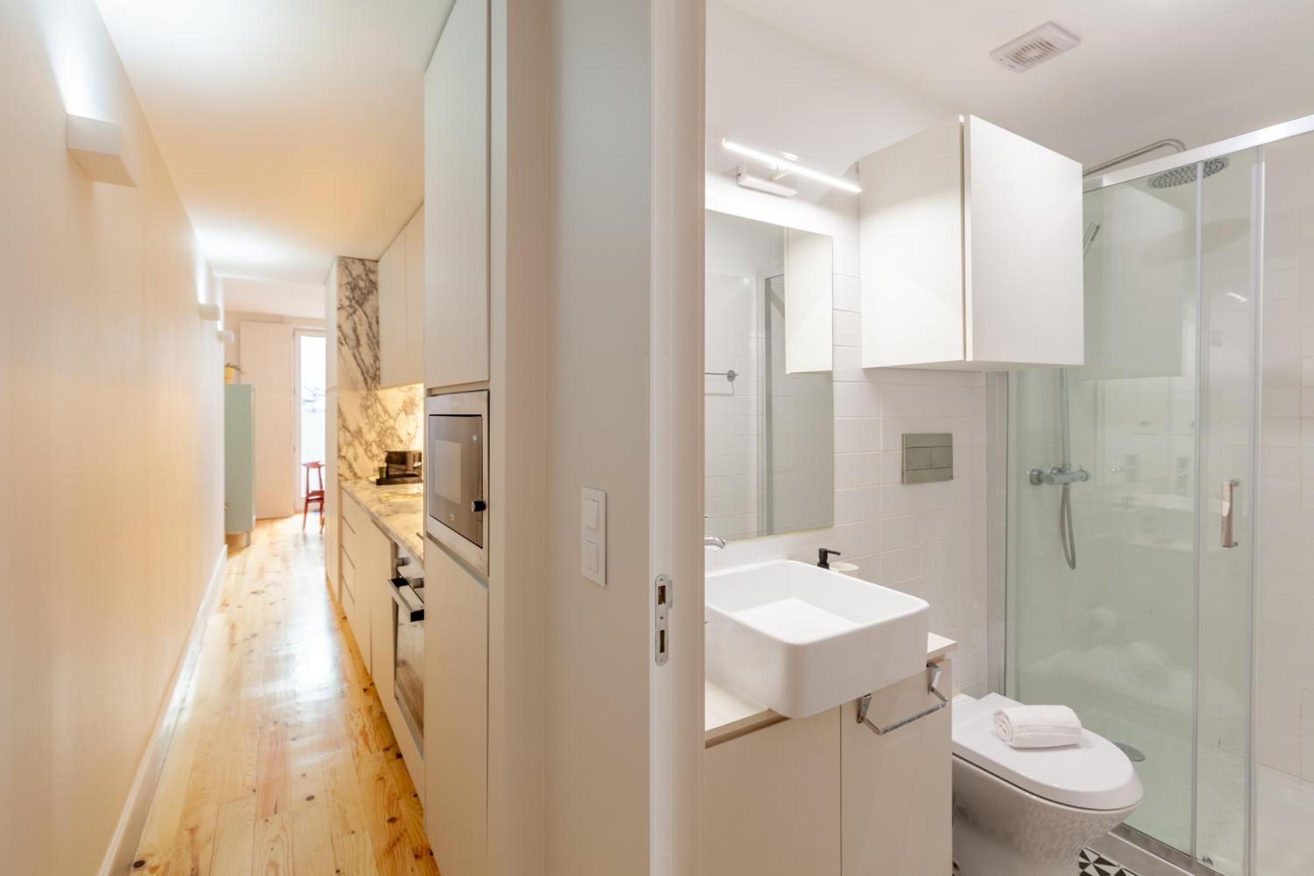 Apartment with Terrace - Photo 16