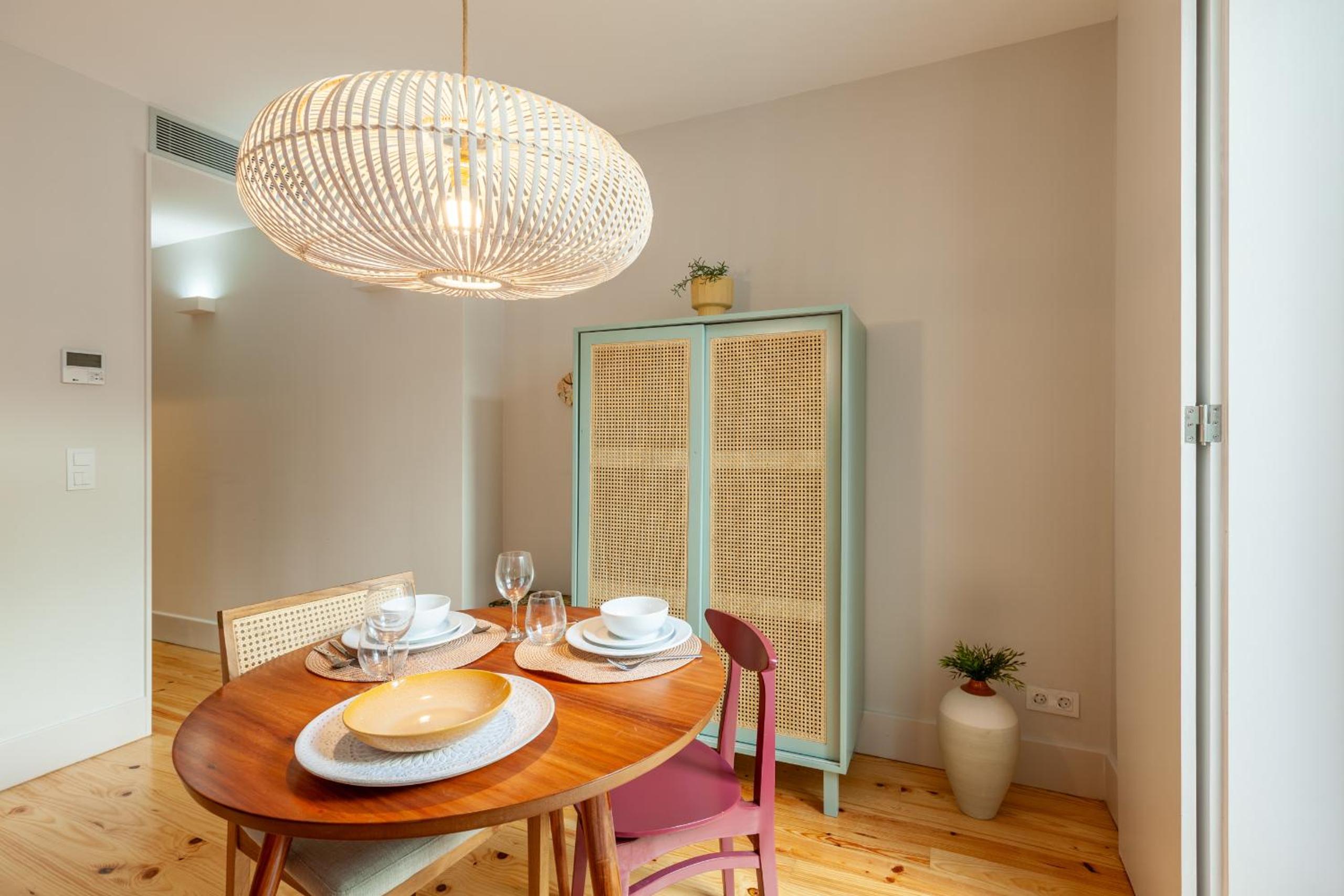 Apartment with Terrace - Photo 7
