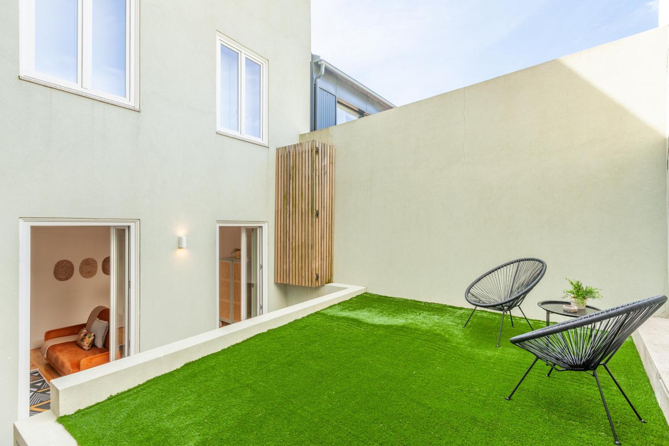 Apartment with Terrace - Photo 11