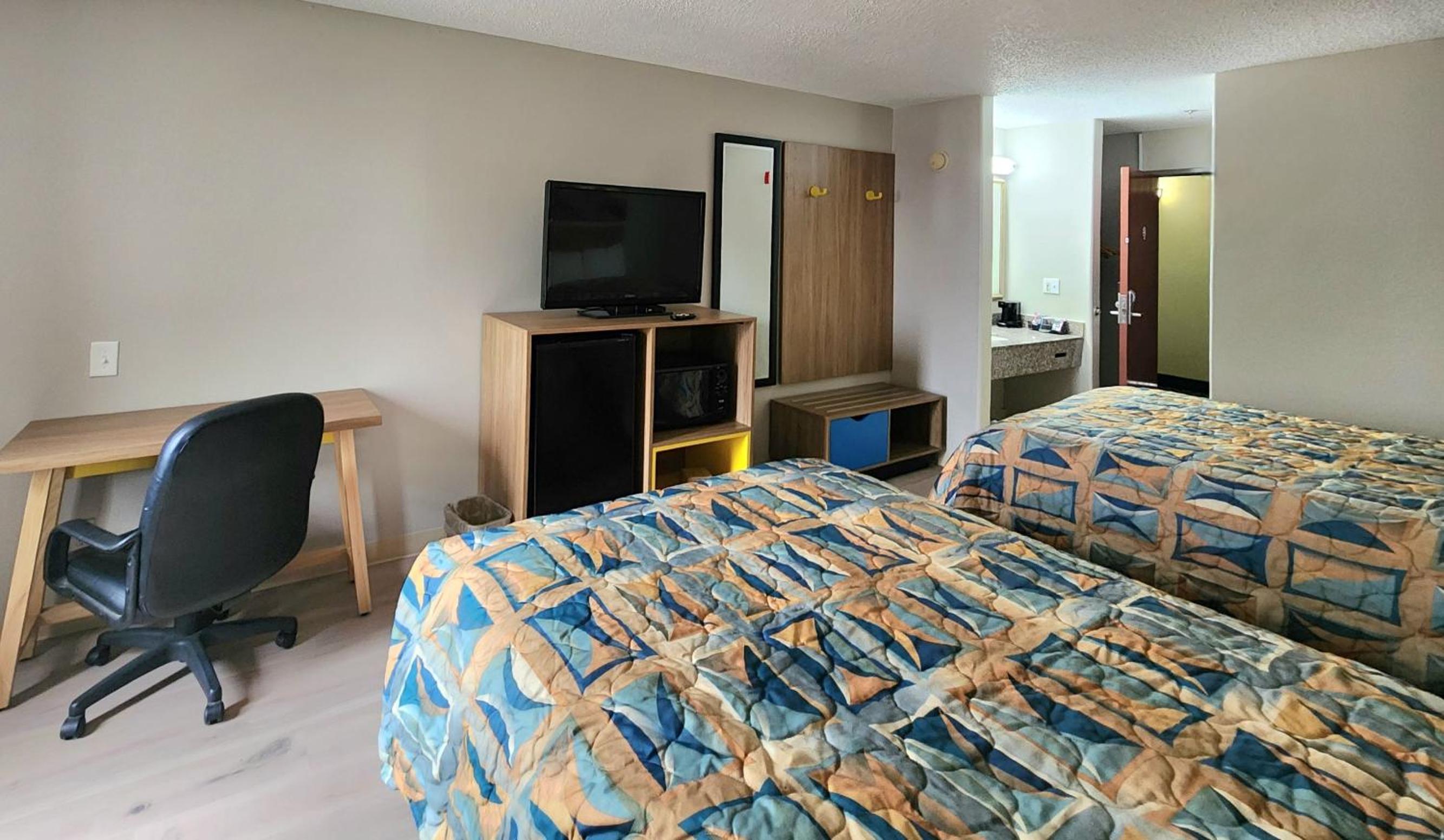 Suite with Two Double Beds - Non-Smoking - Photo 7