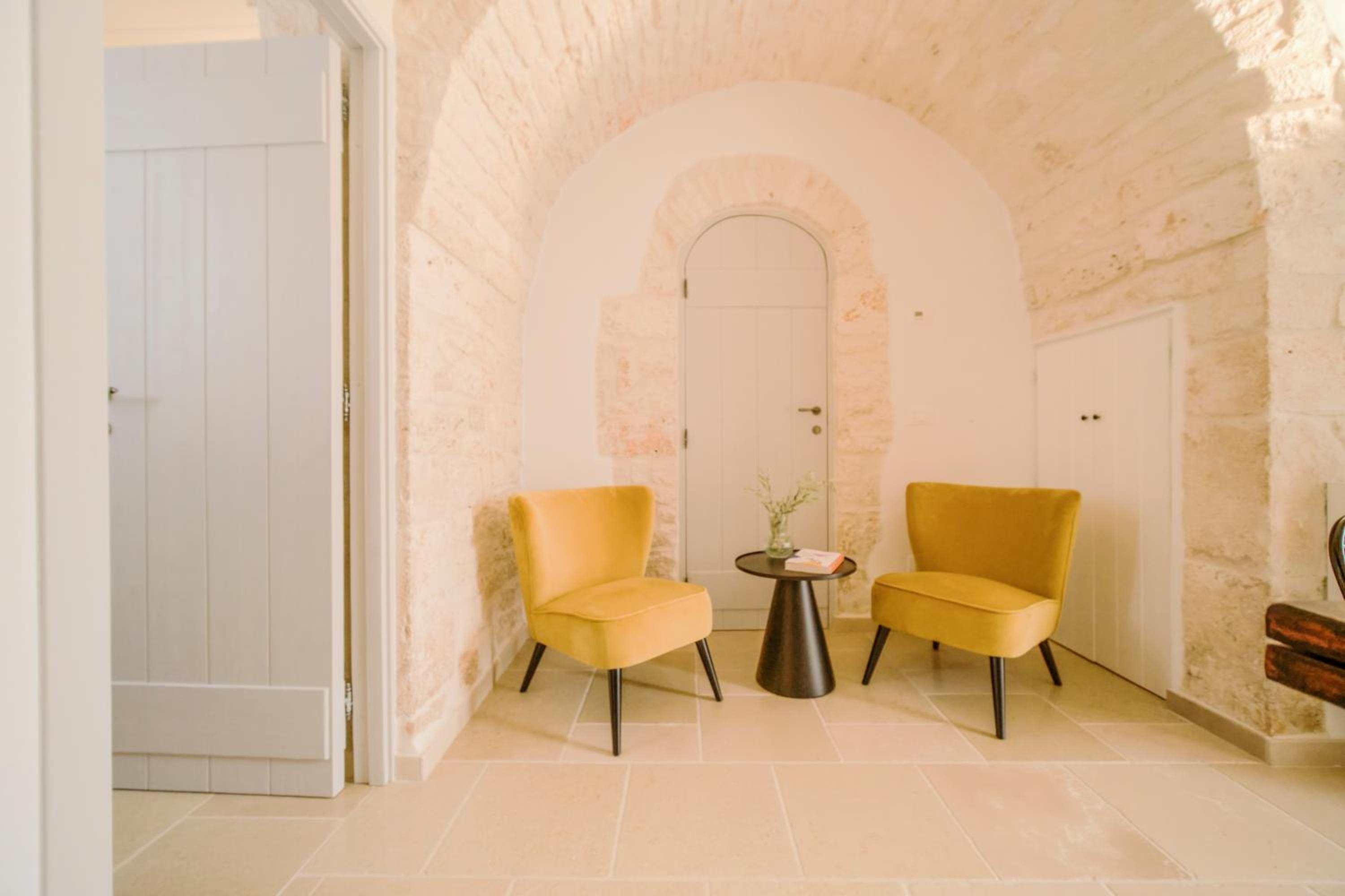 Queen Room photo 2