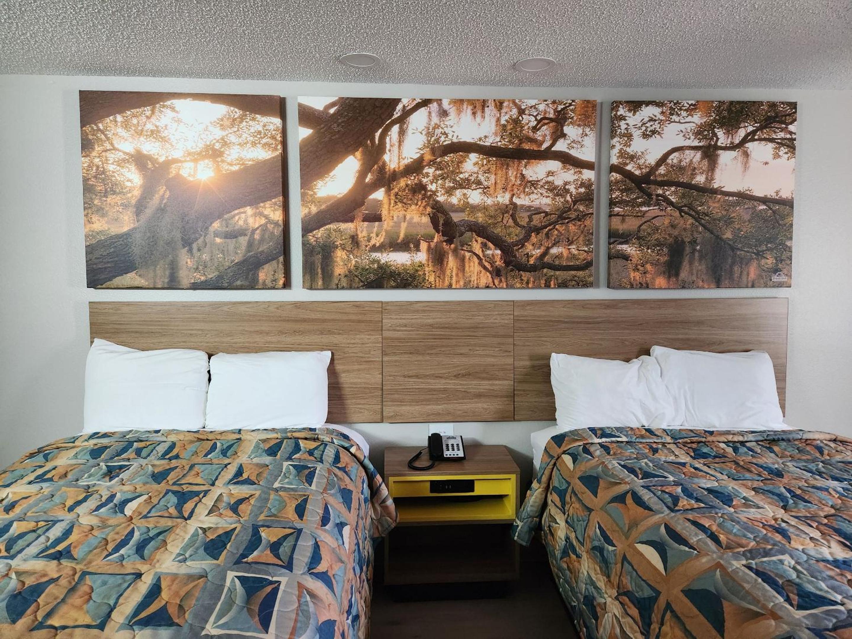 Double Room with Two Double Beds - Non-Smoking - Photo 4