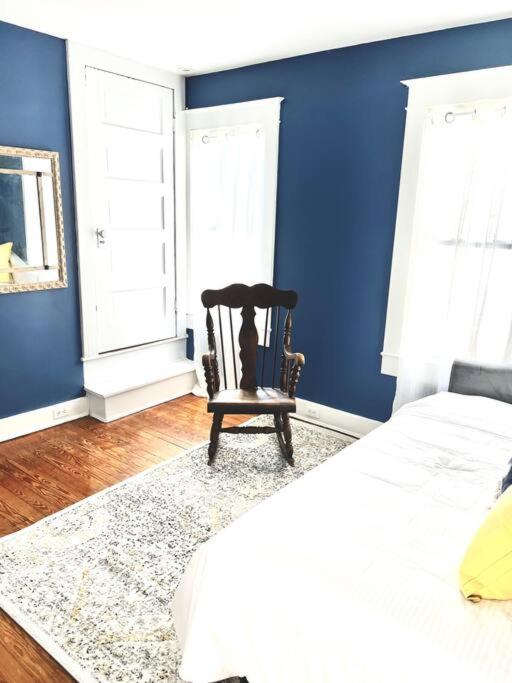 Three-Bedroom House photo 2
