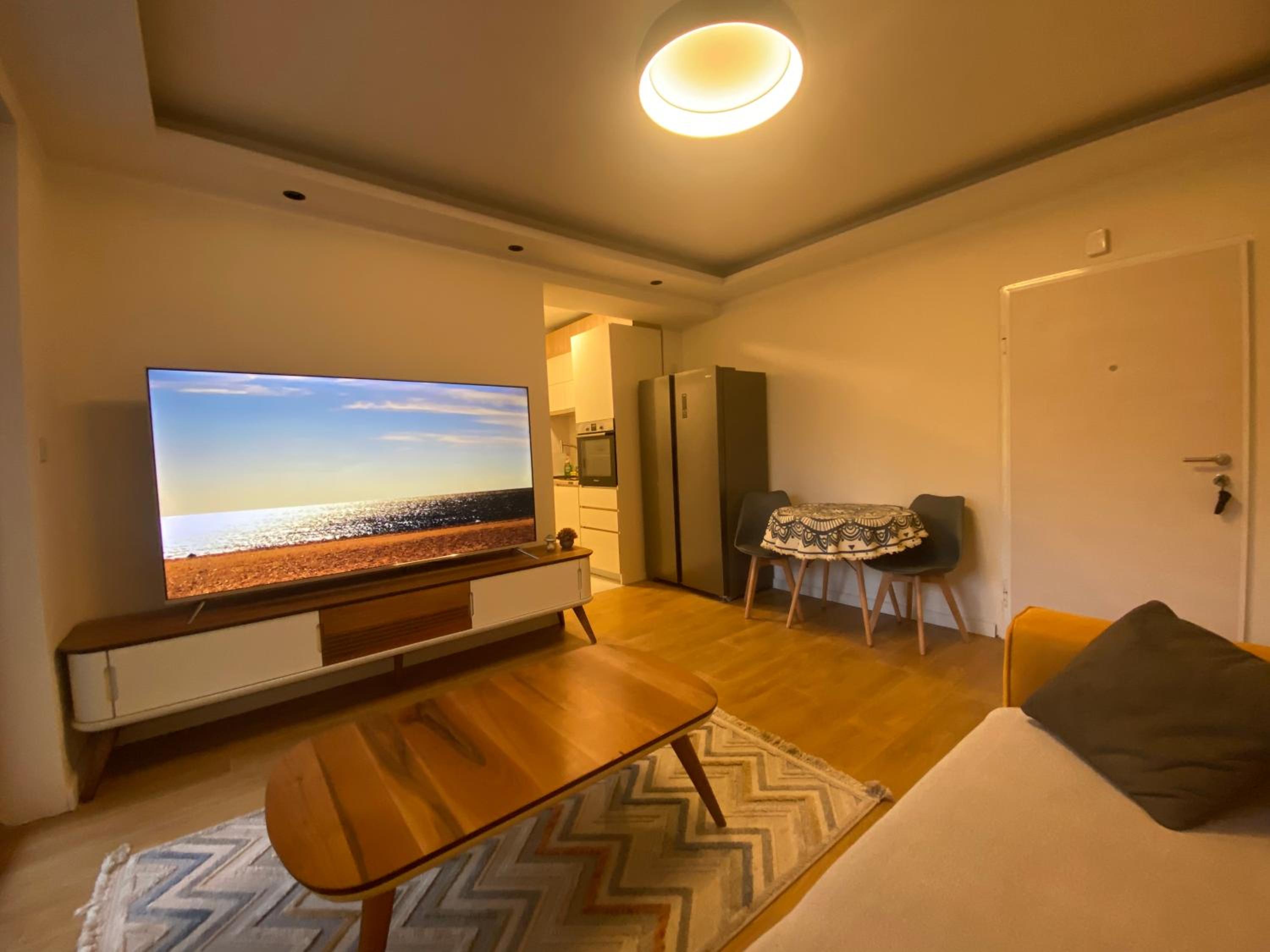 One-Bedroom Apartment photo 1