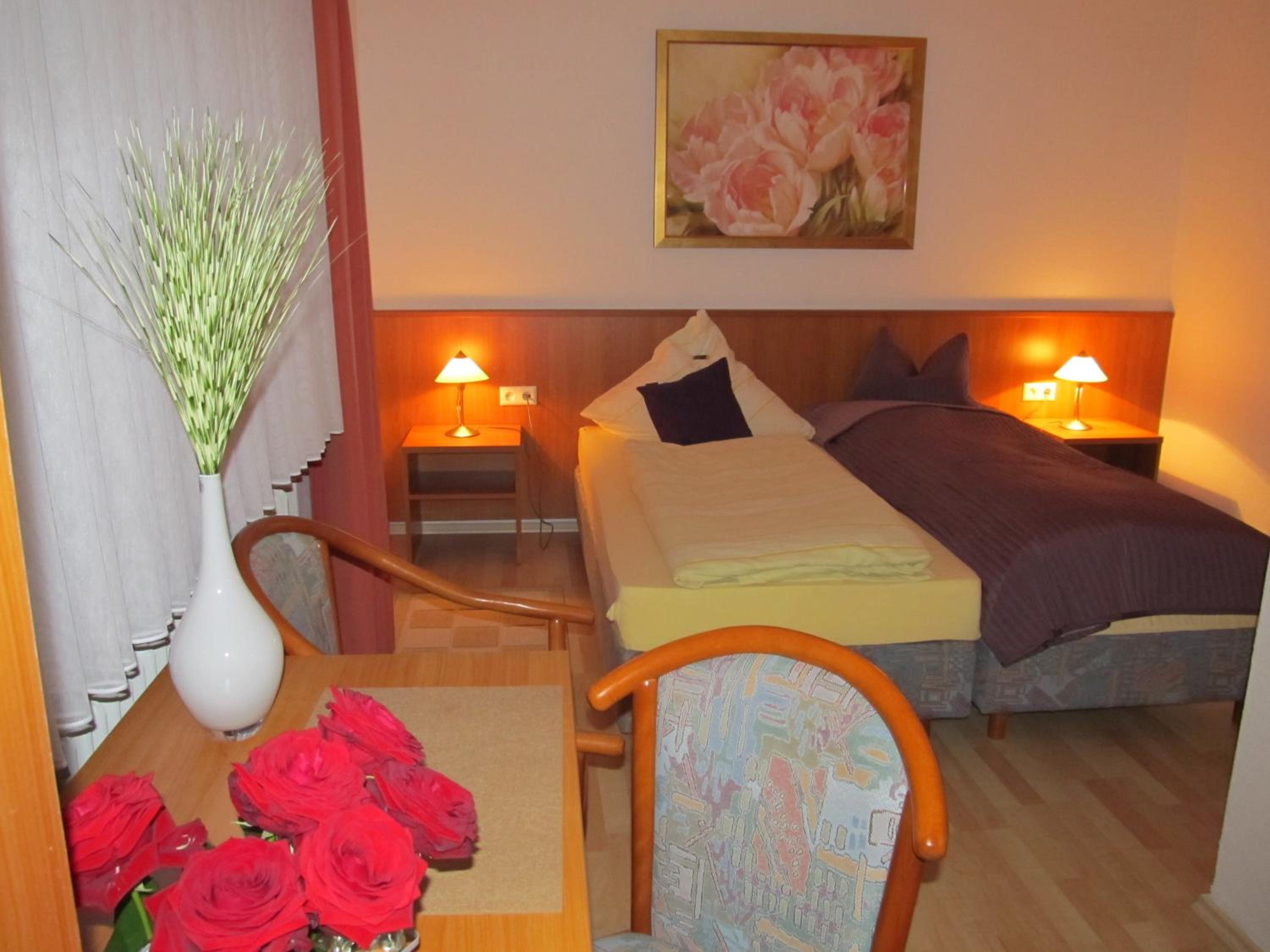 Twin Room with Shower photo 3