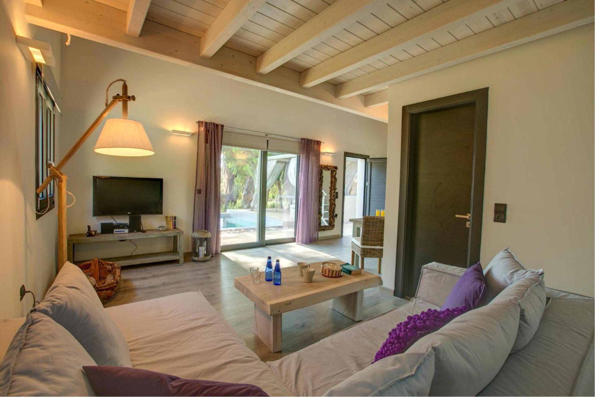Villa photo 1