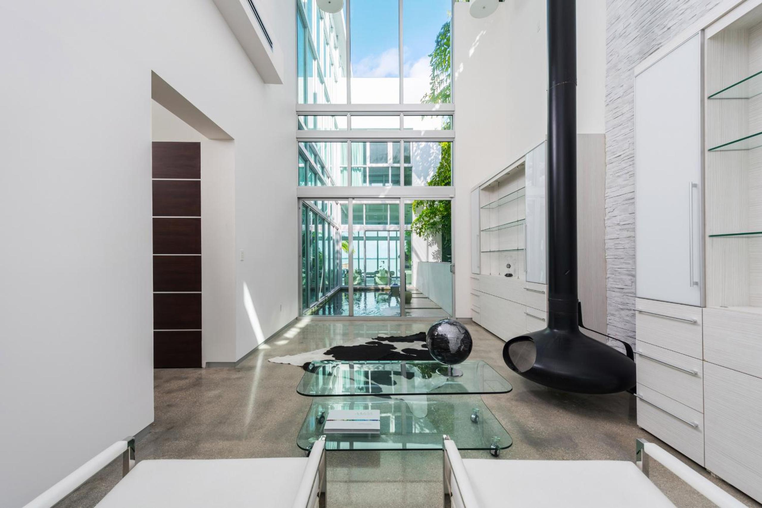 Villa photo 1