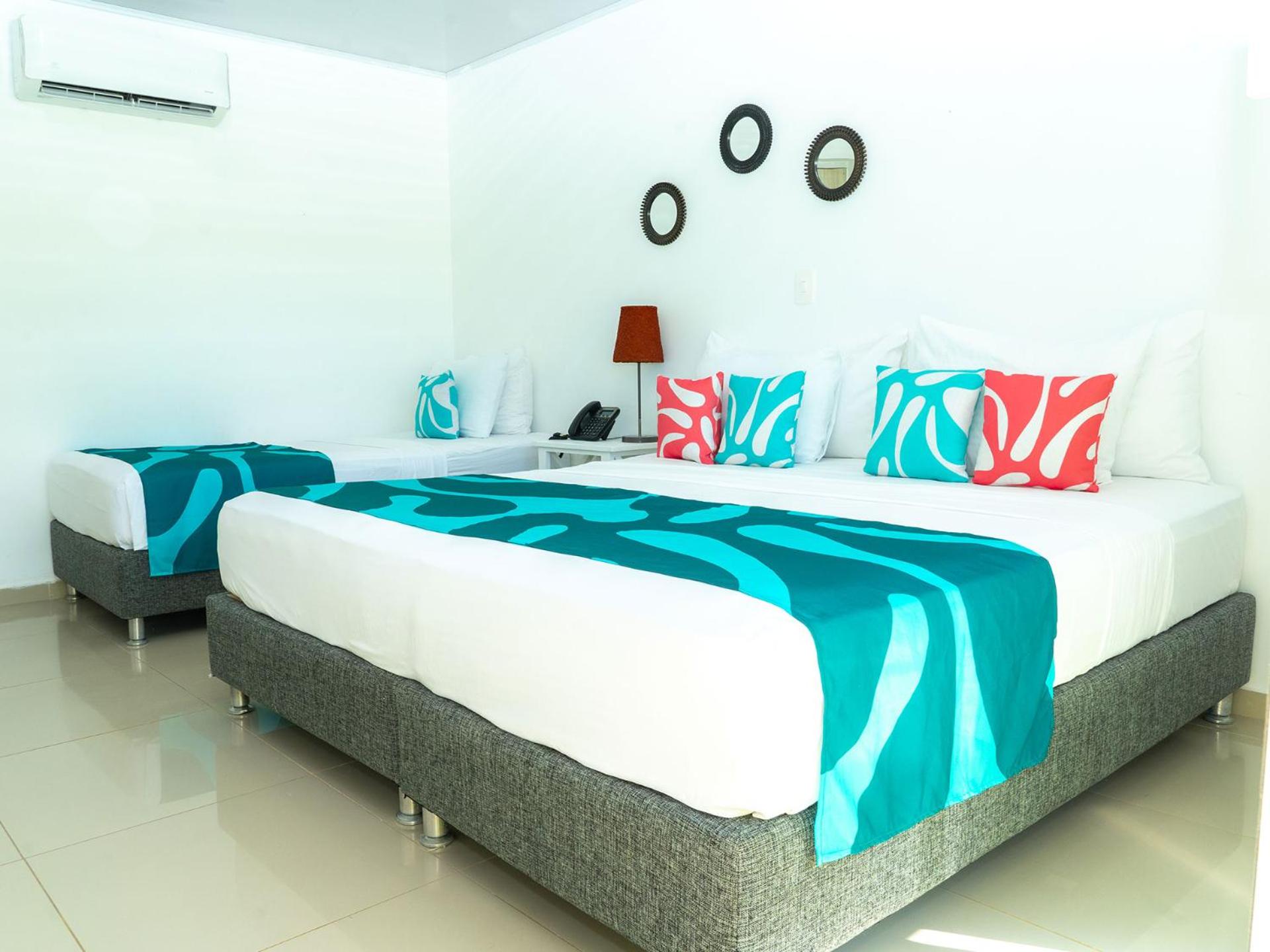 Triple Room with Pool View photo 2