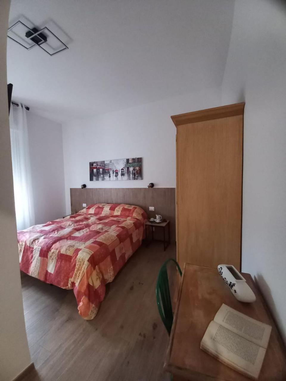 Double Room with Private Bathroom photo 1
