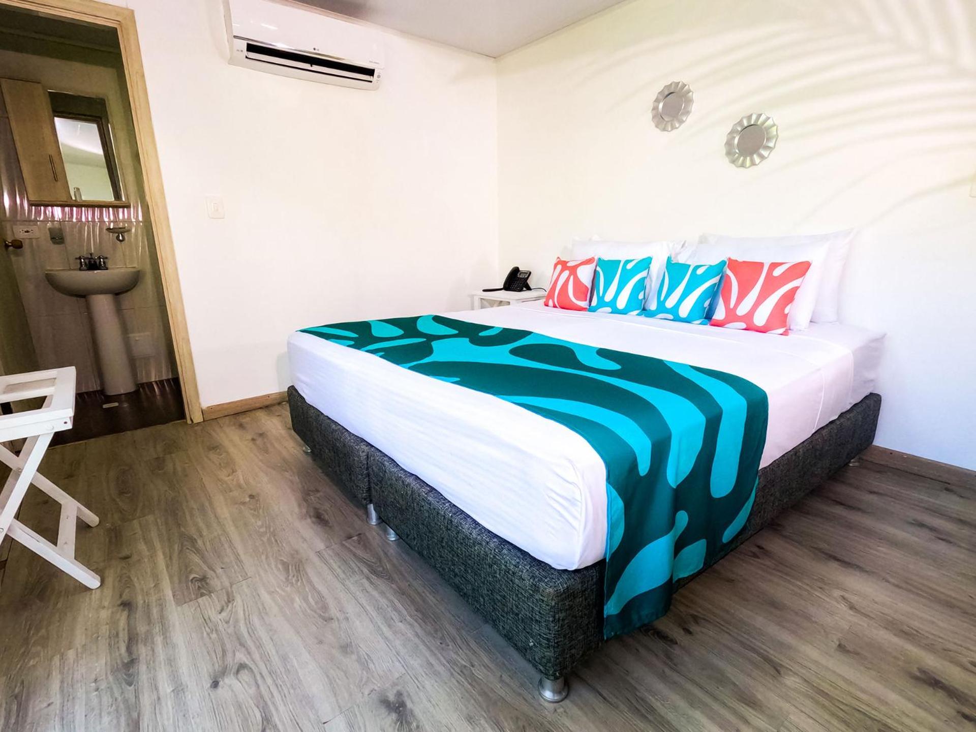 Double Room with Pool View photo 3