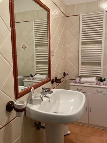 One-Bedroom Apartment - Photo 14