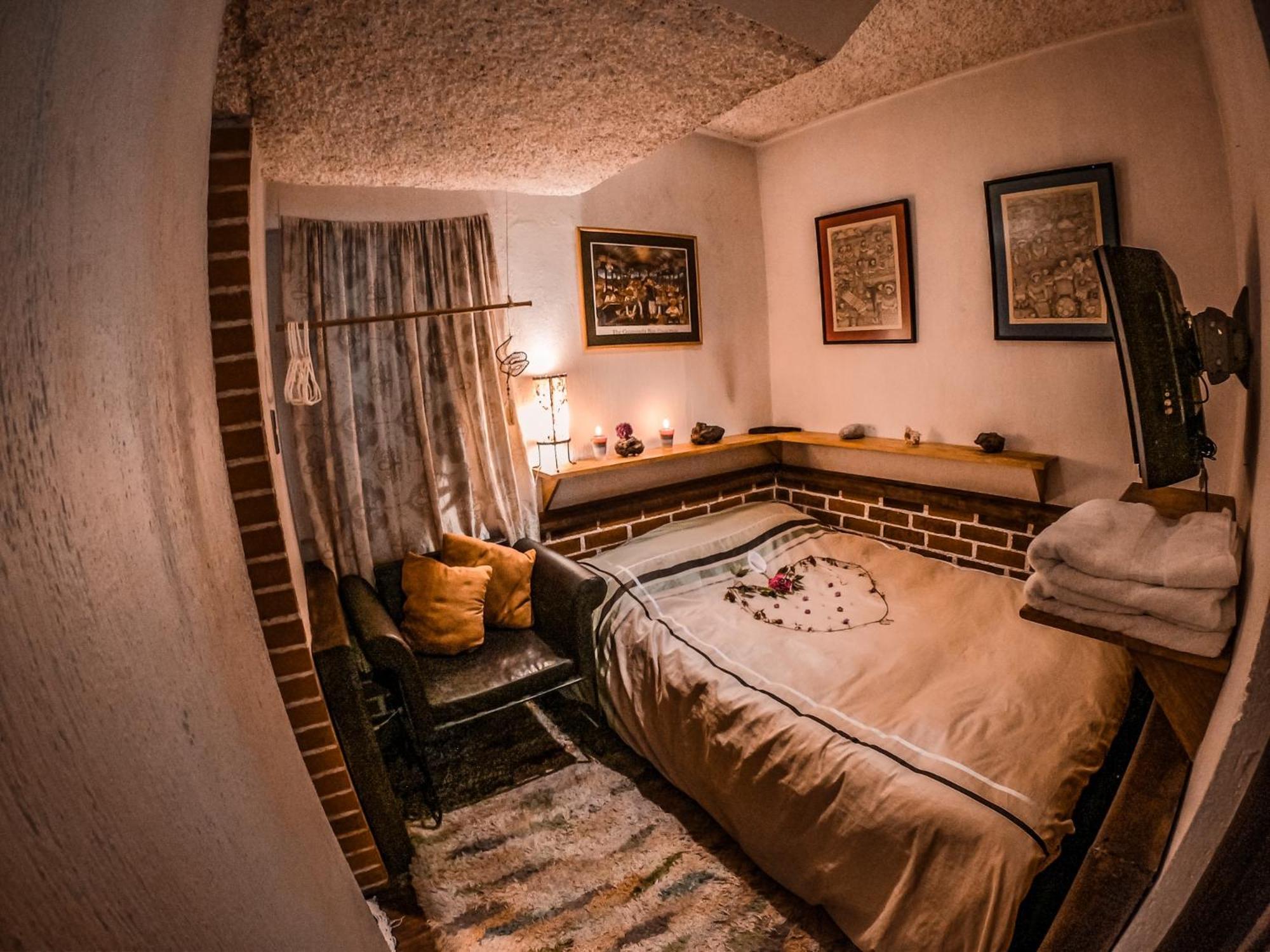 Standard Queen Room photo 3