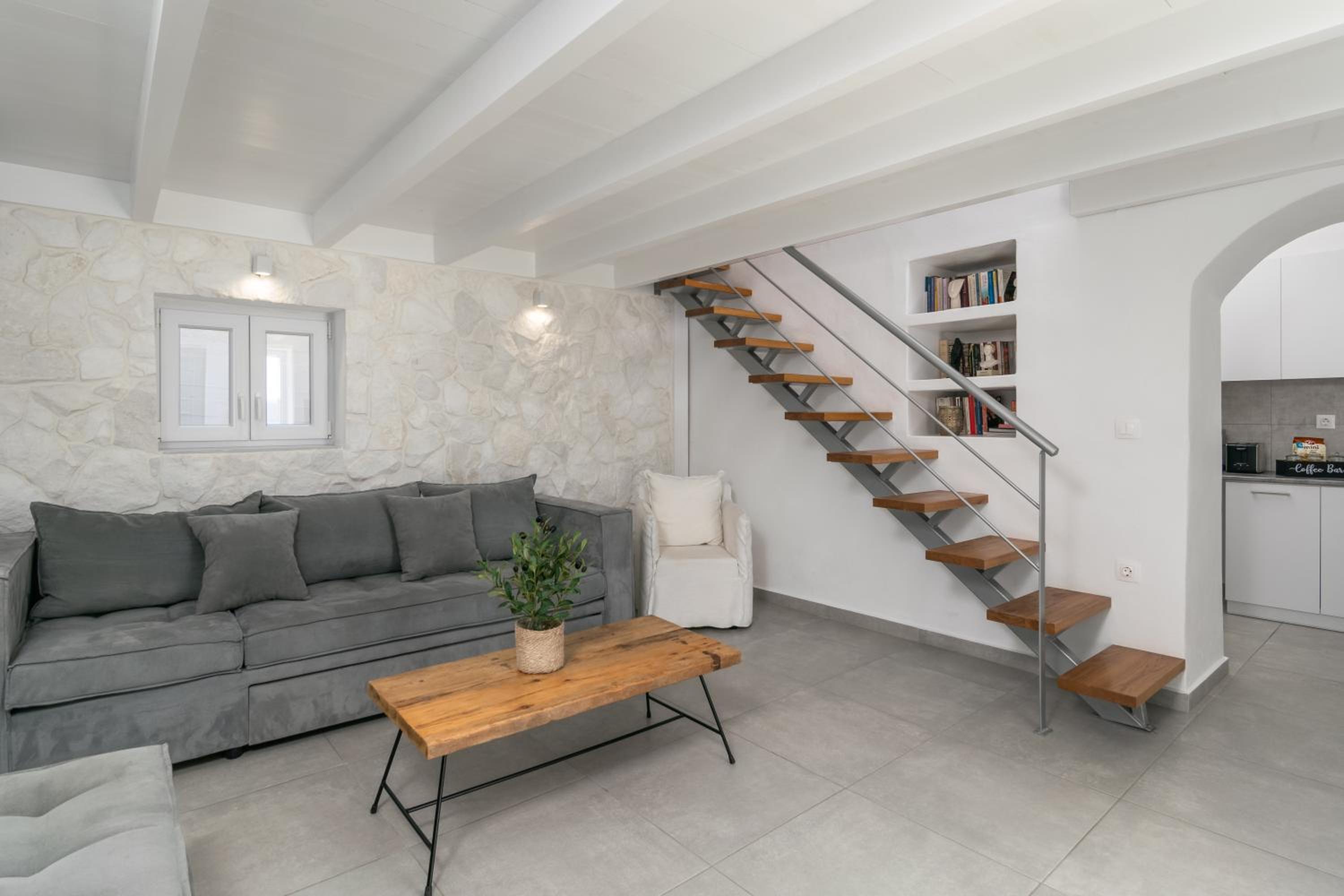 One-Bedroom House photo 1