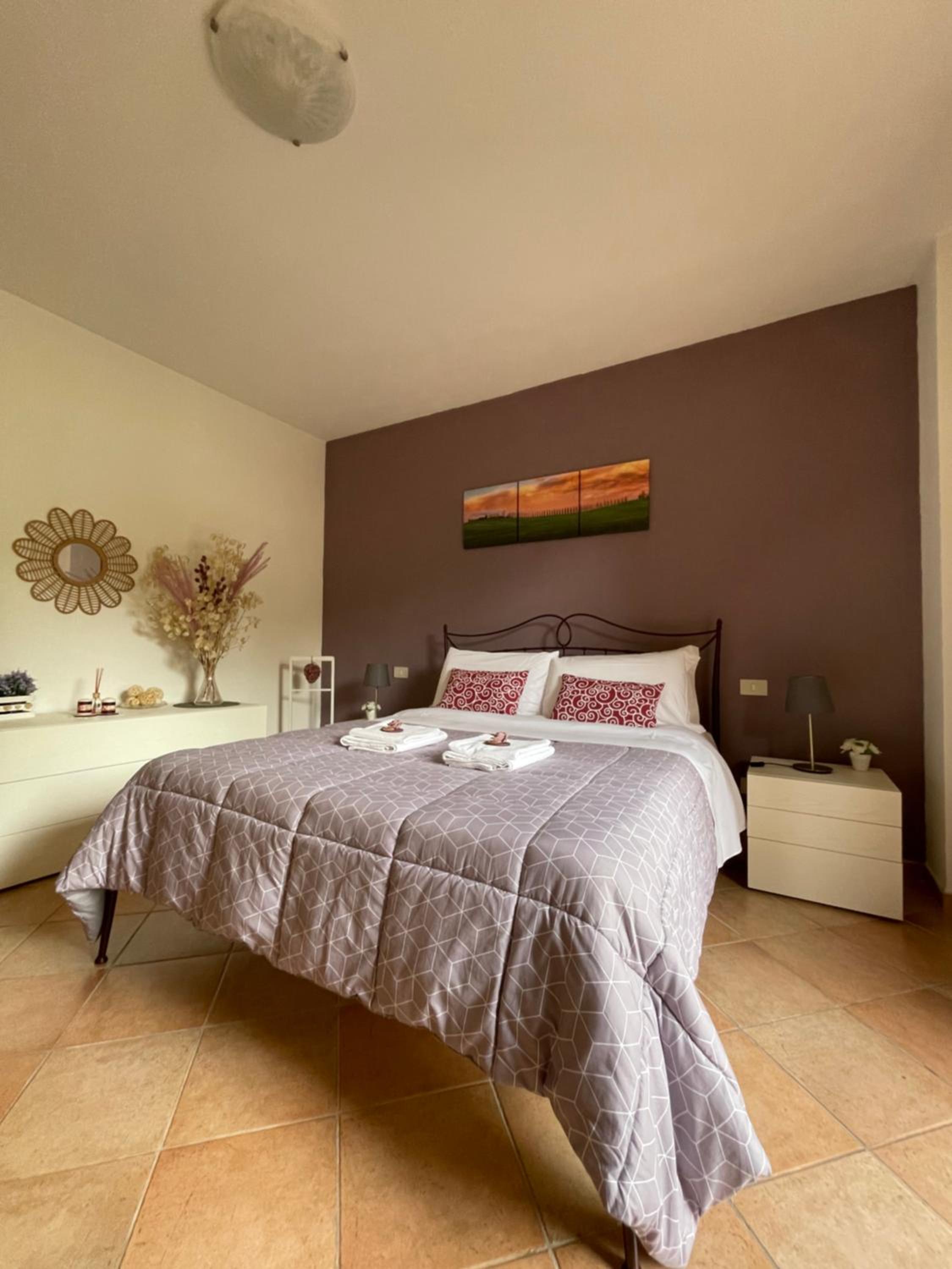 One-Bedroom Apartment - Photo 1