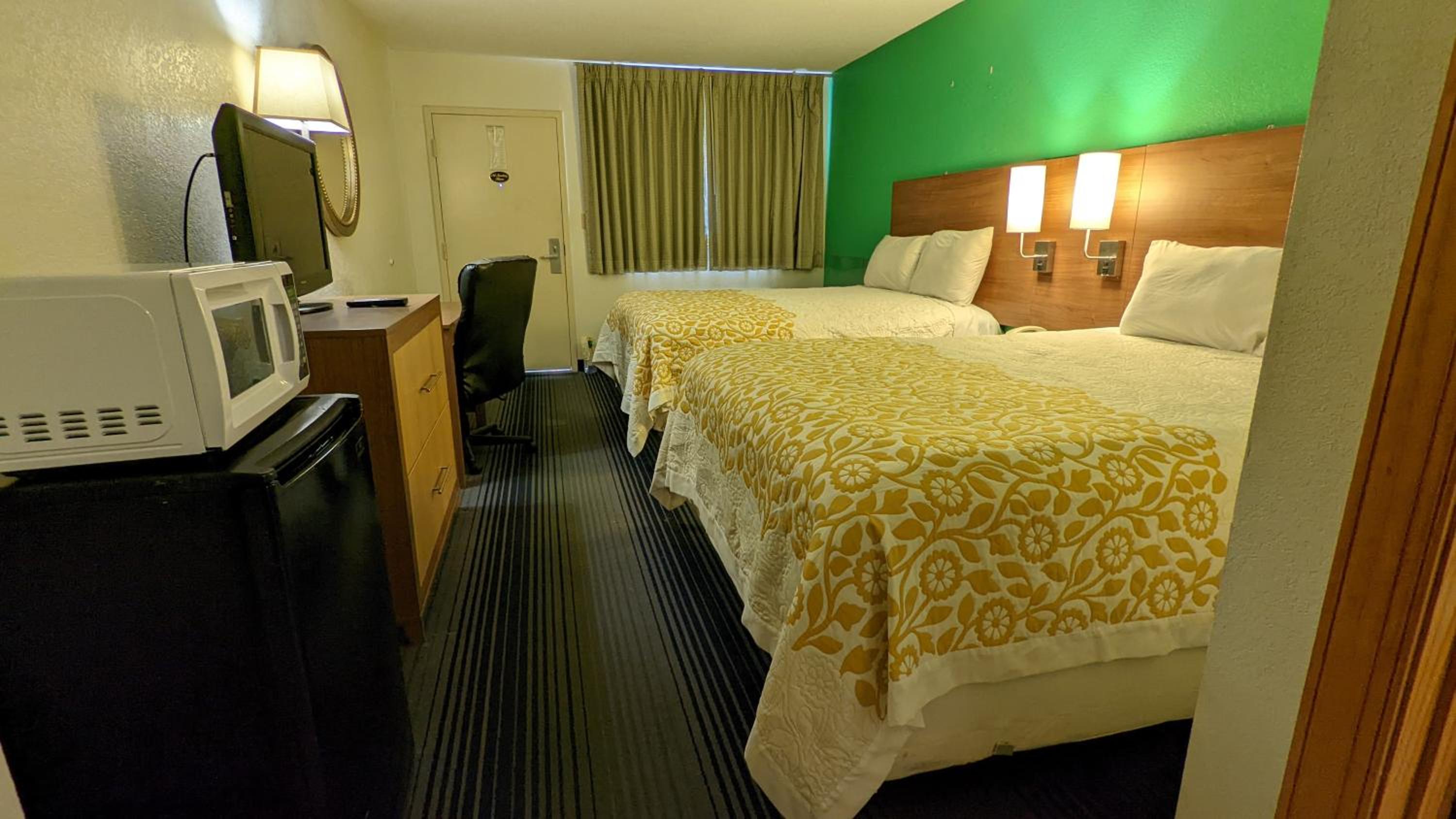 Budget Double Room photo 3