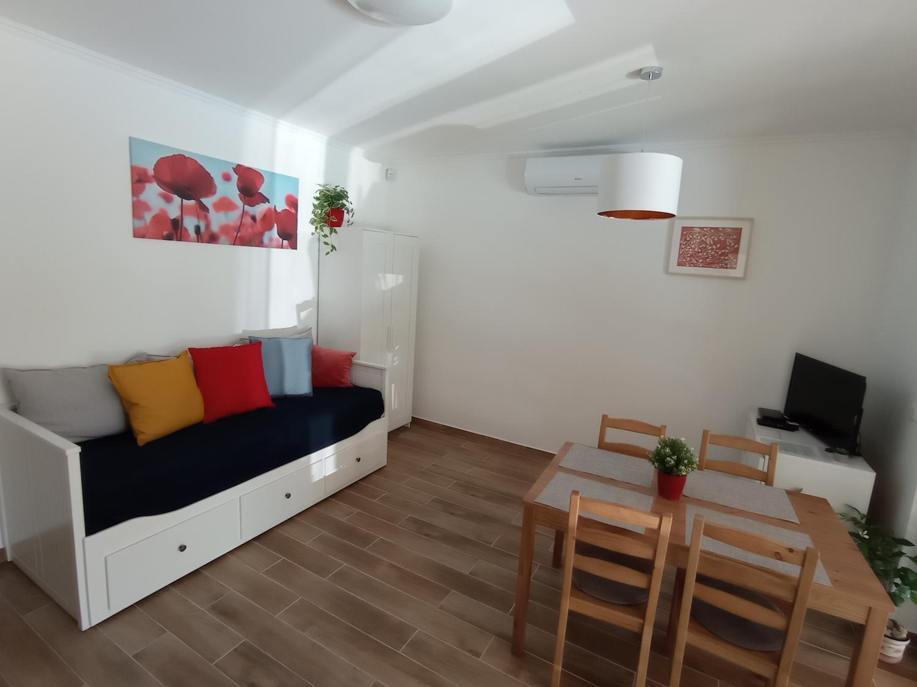 One-Bedroom House photo 1