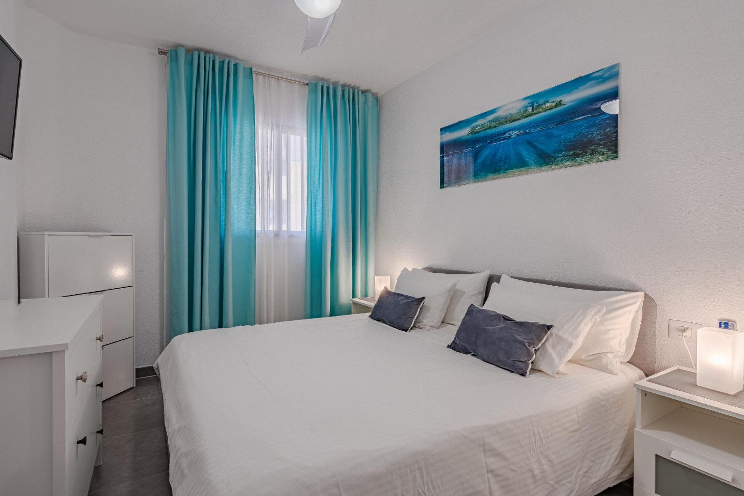 One-Bedroom Apartment with Sea View and Terrace photo 3