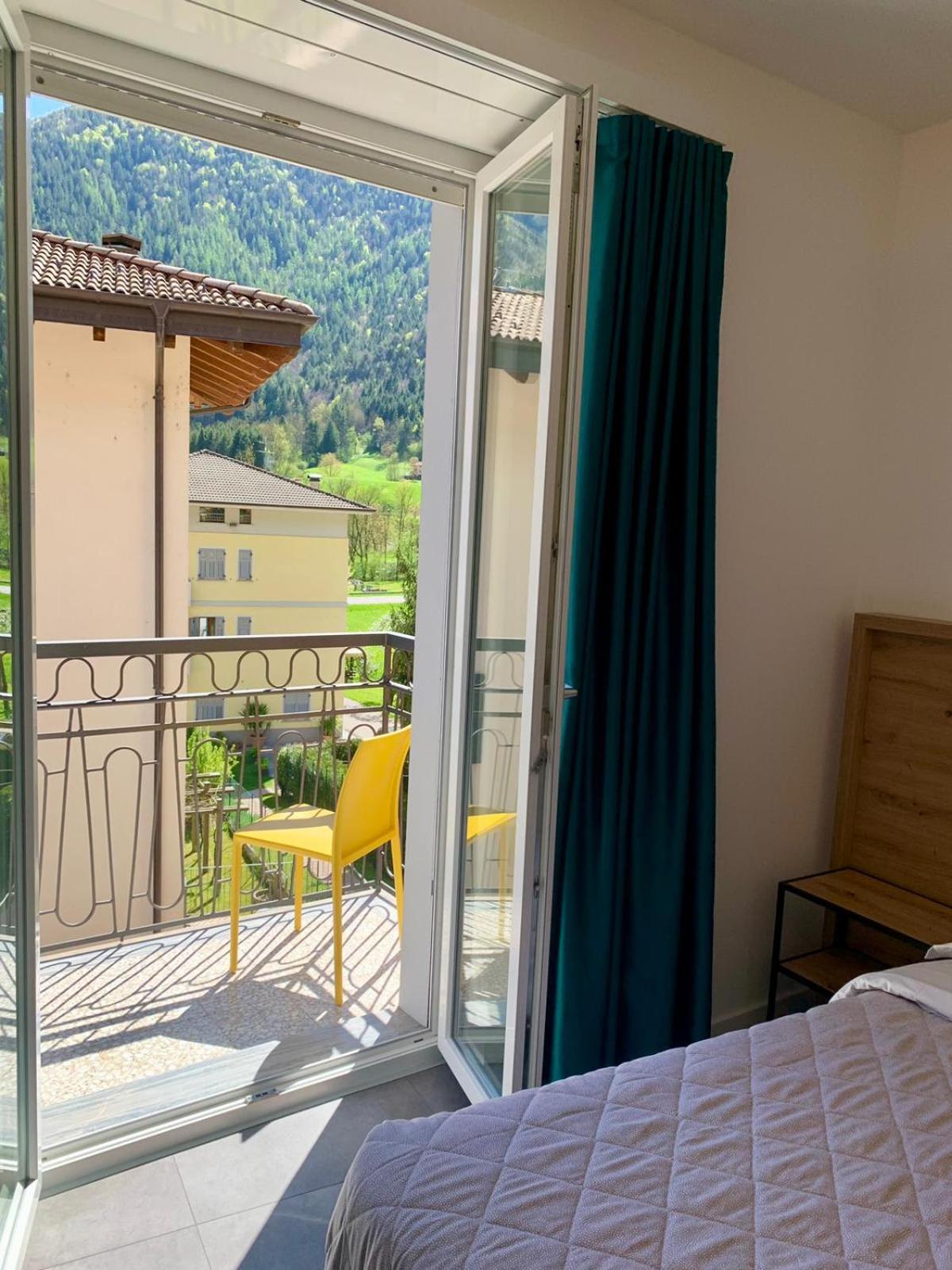Double Room with Balcony - Photo 4