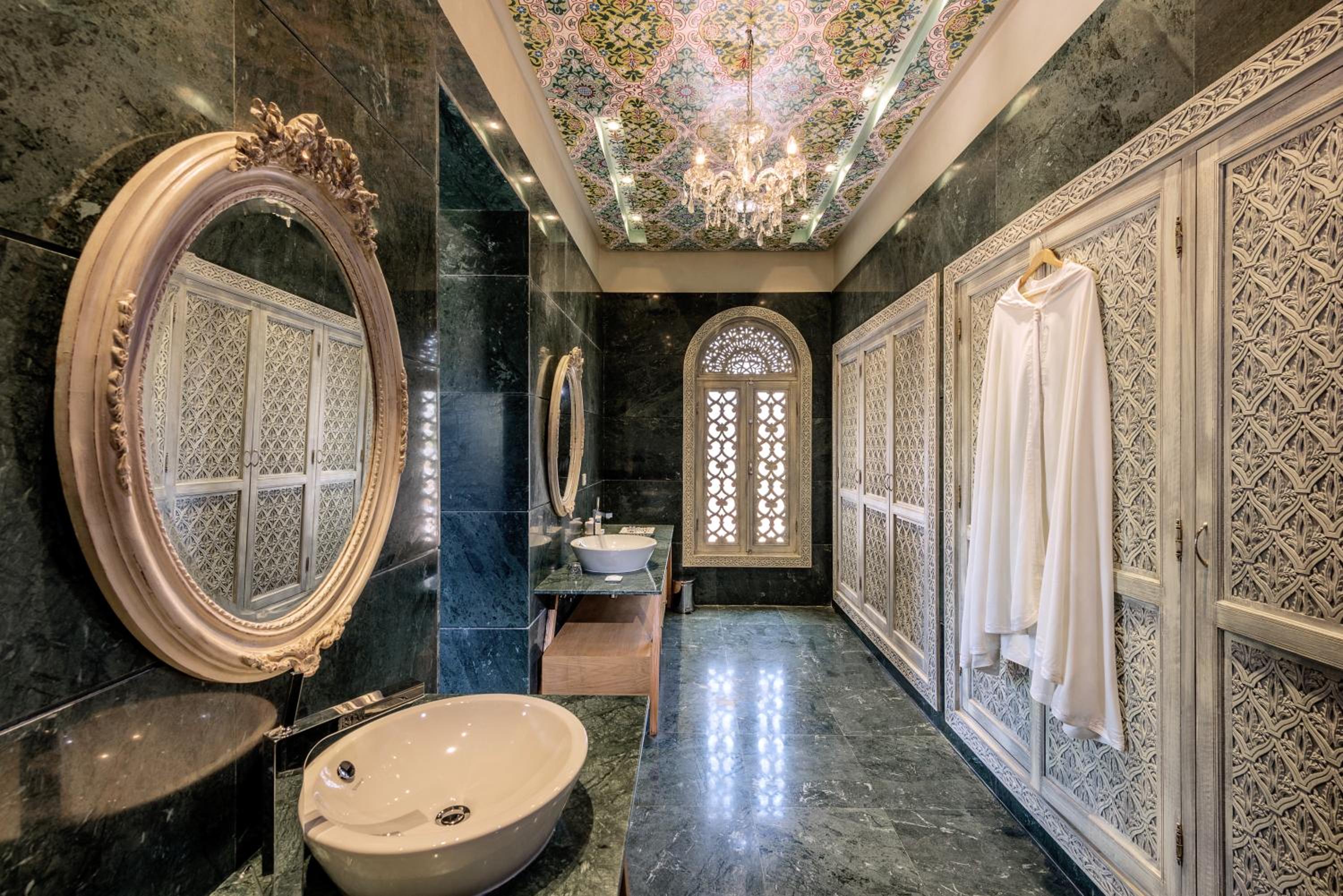 Royal Suite photo 2
