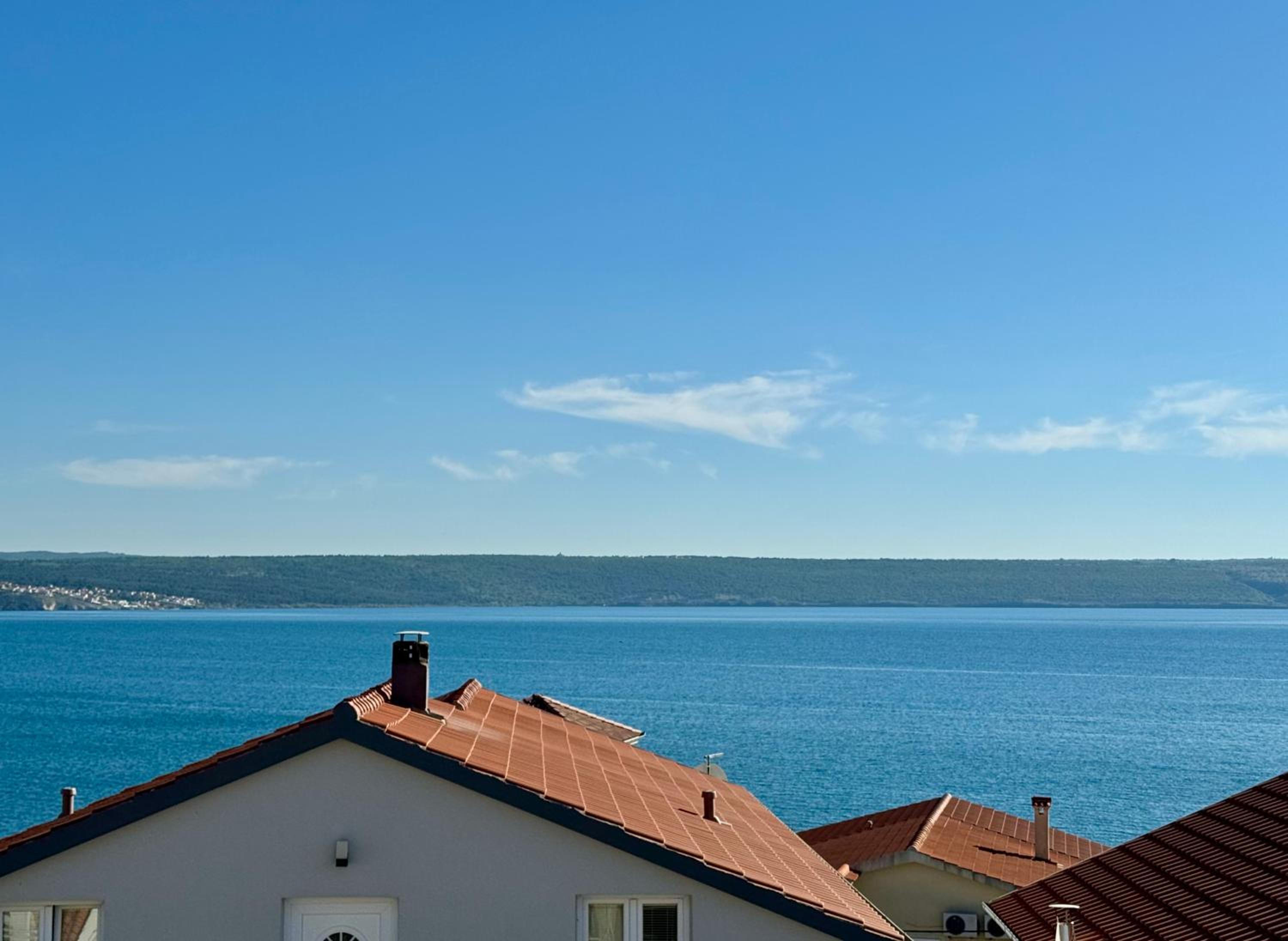One-Bedroom Apartment with Sea View and Terrace photo 2