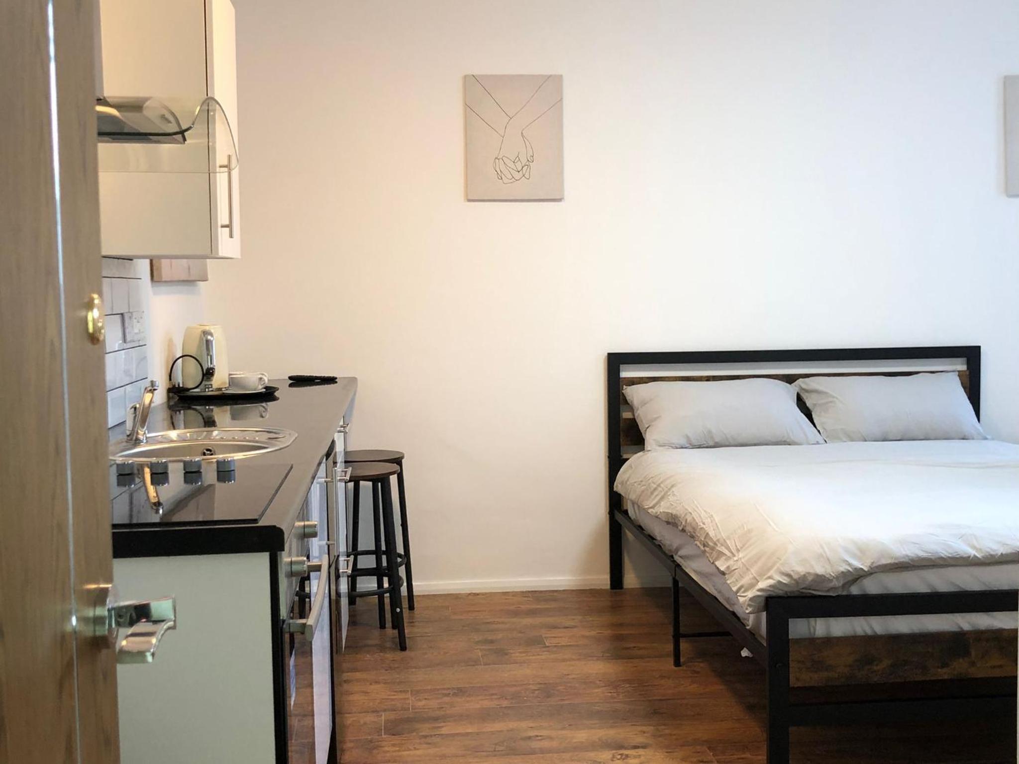 One-Bedroom Apartment photo 1