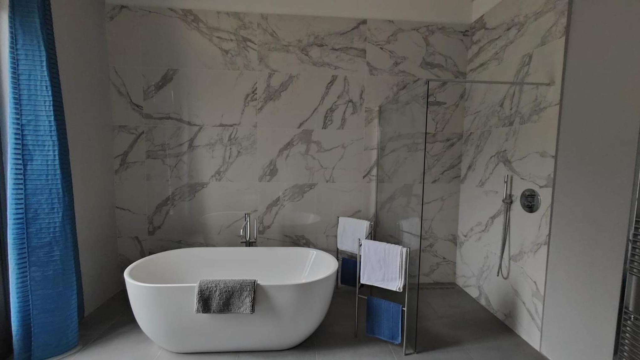 Deluxe Double Room with Bath photo 3