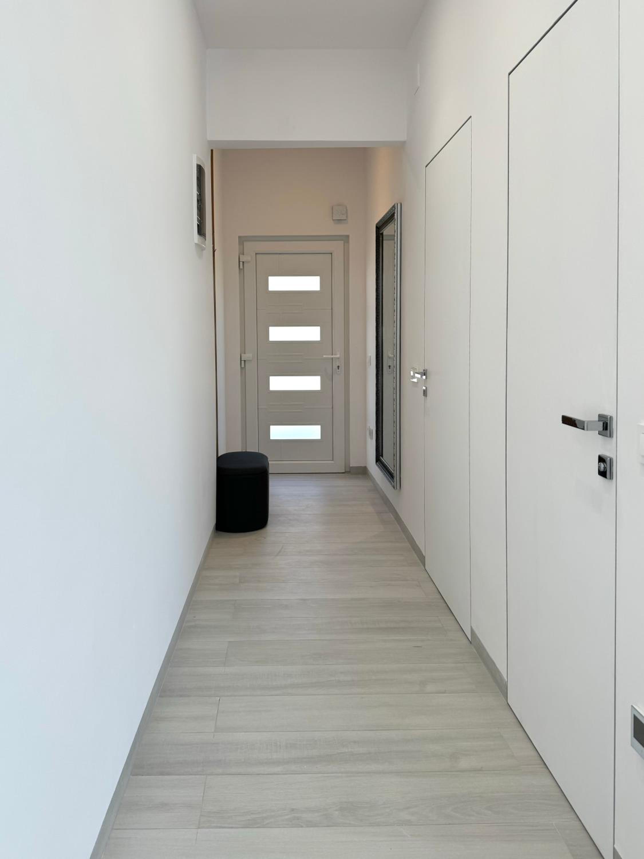 One-Bedroom Apartment with Sea View and Terrace photo 3
