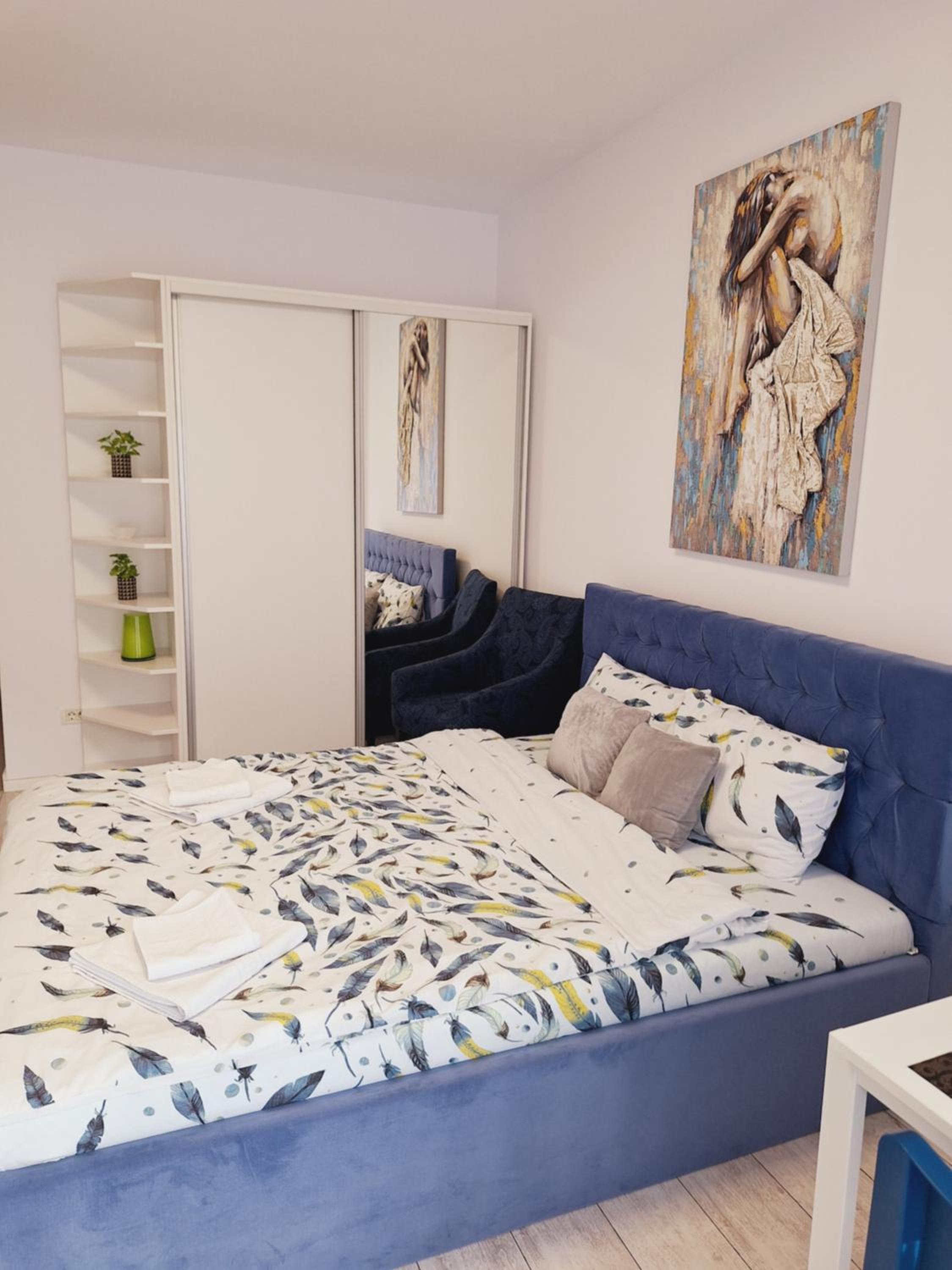 One-Bedroom Apartment photo 2