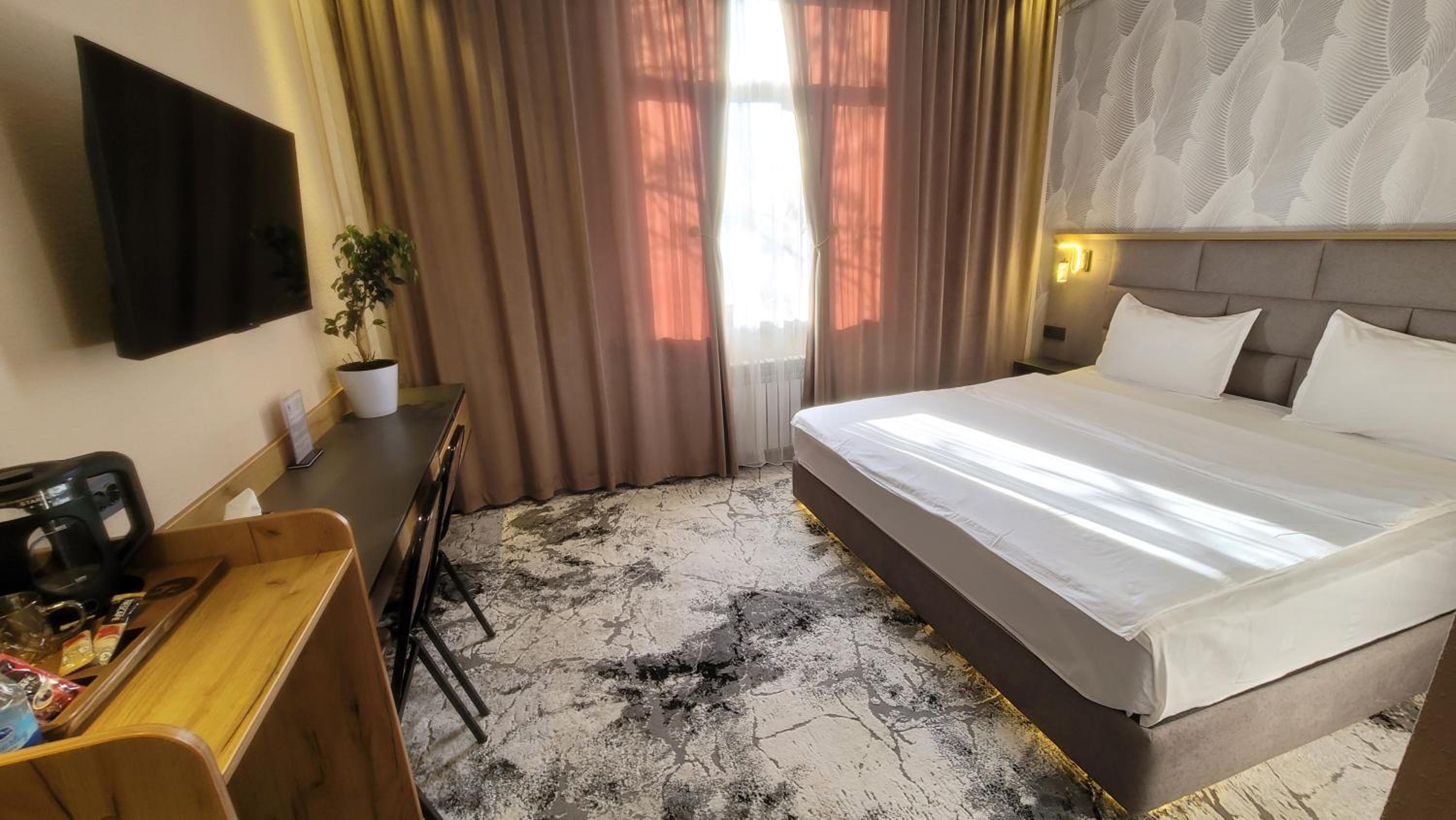 Large Double Room