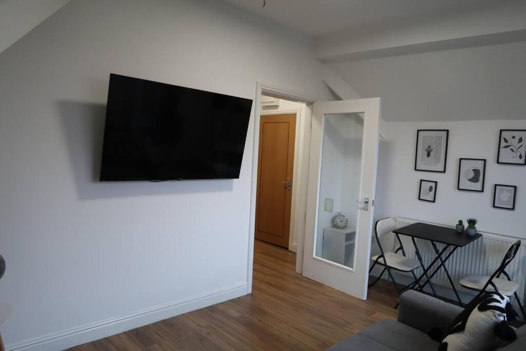 Two-Bedroom Apartment photo 2