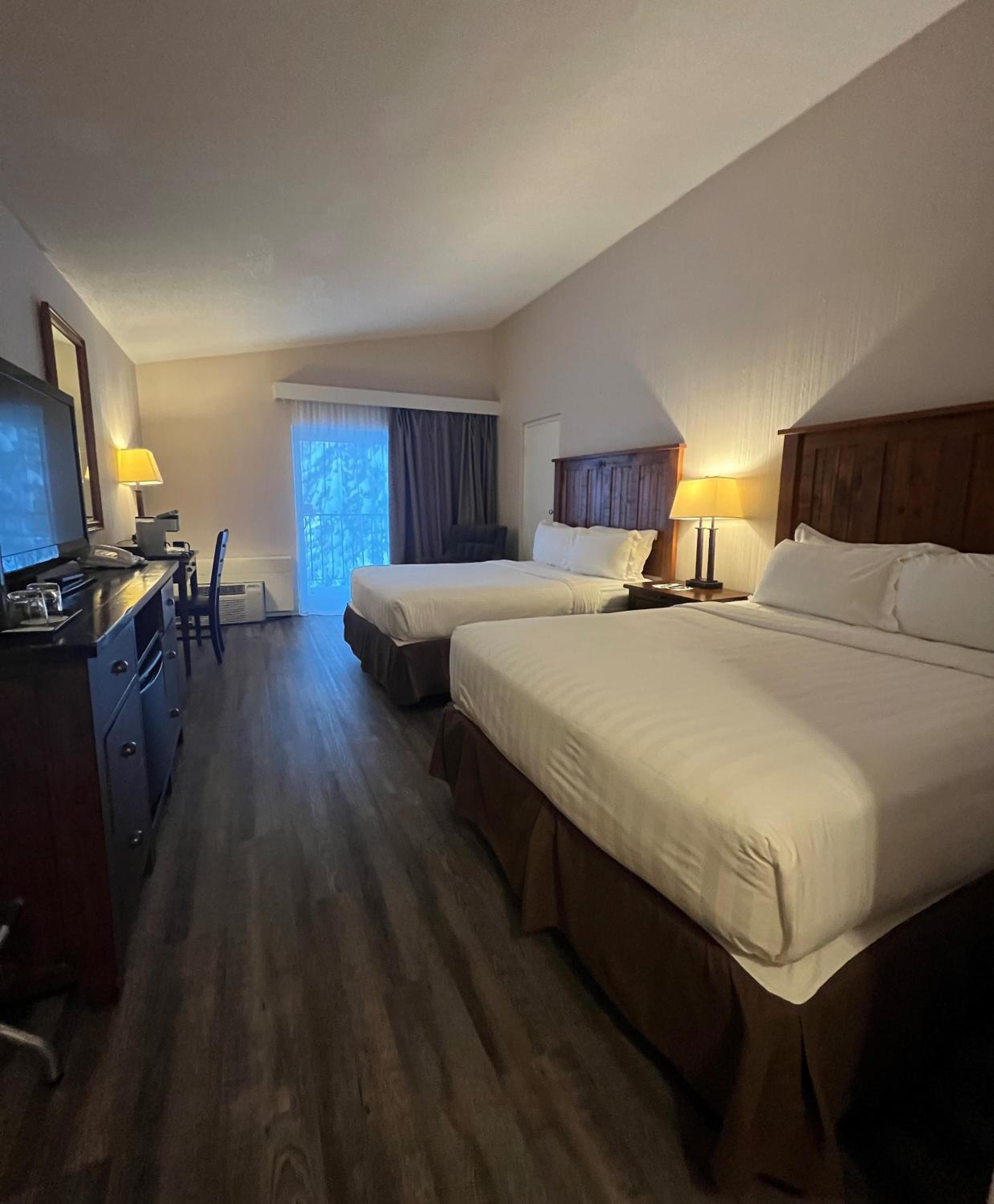 Queen Room photo 1