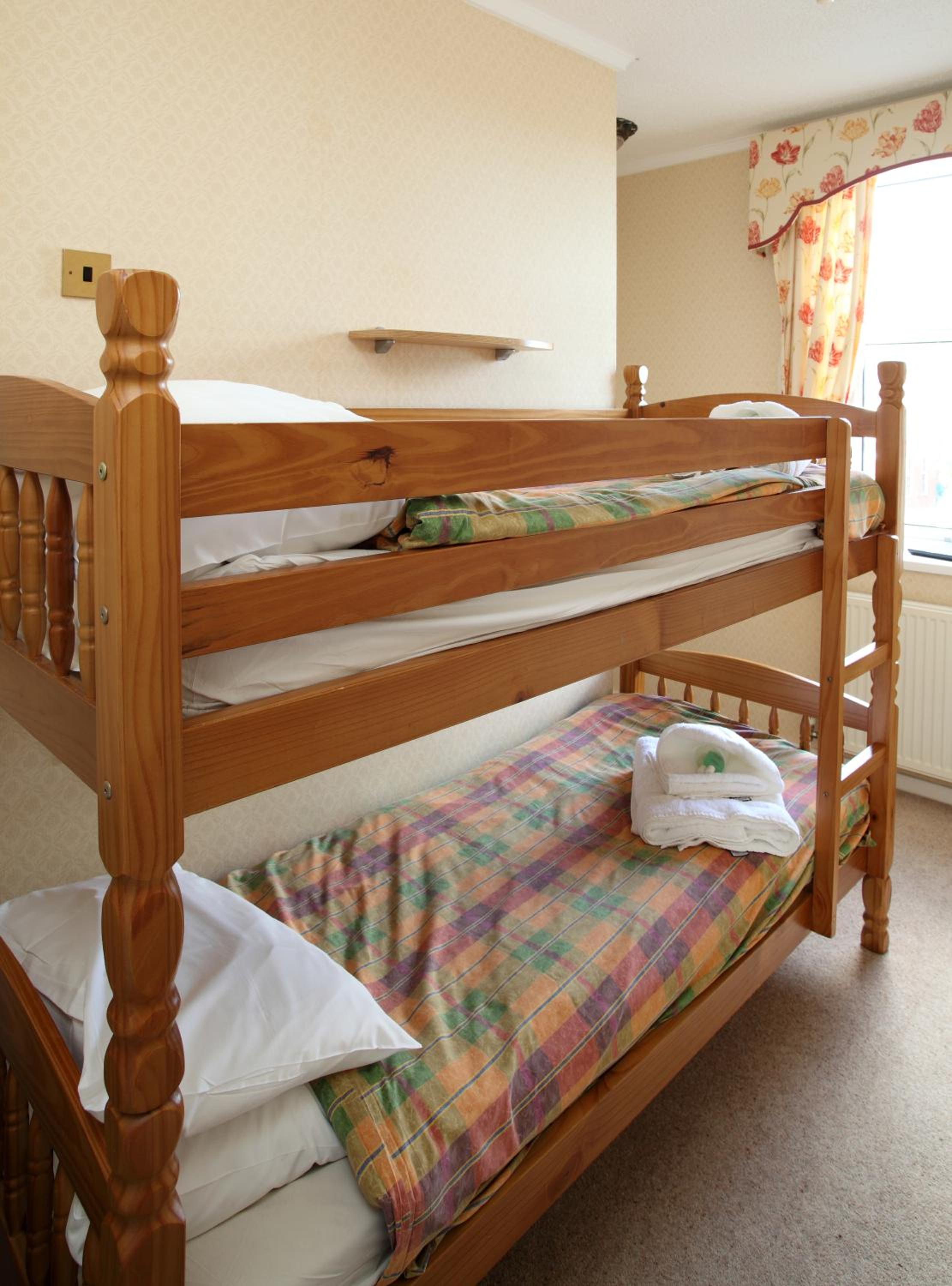 Family 4 Suite (2 adults & 2 children) photo 2