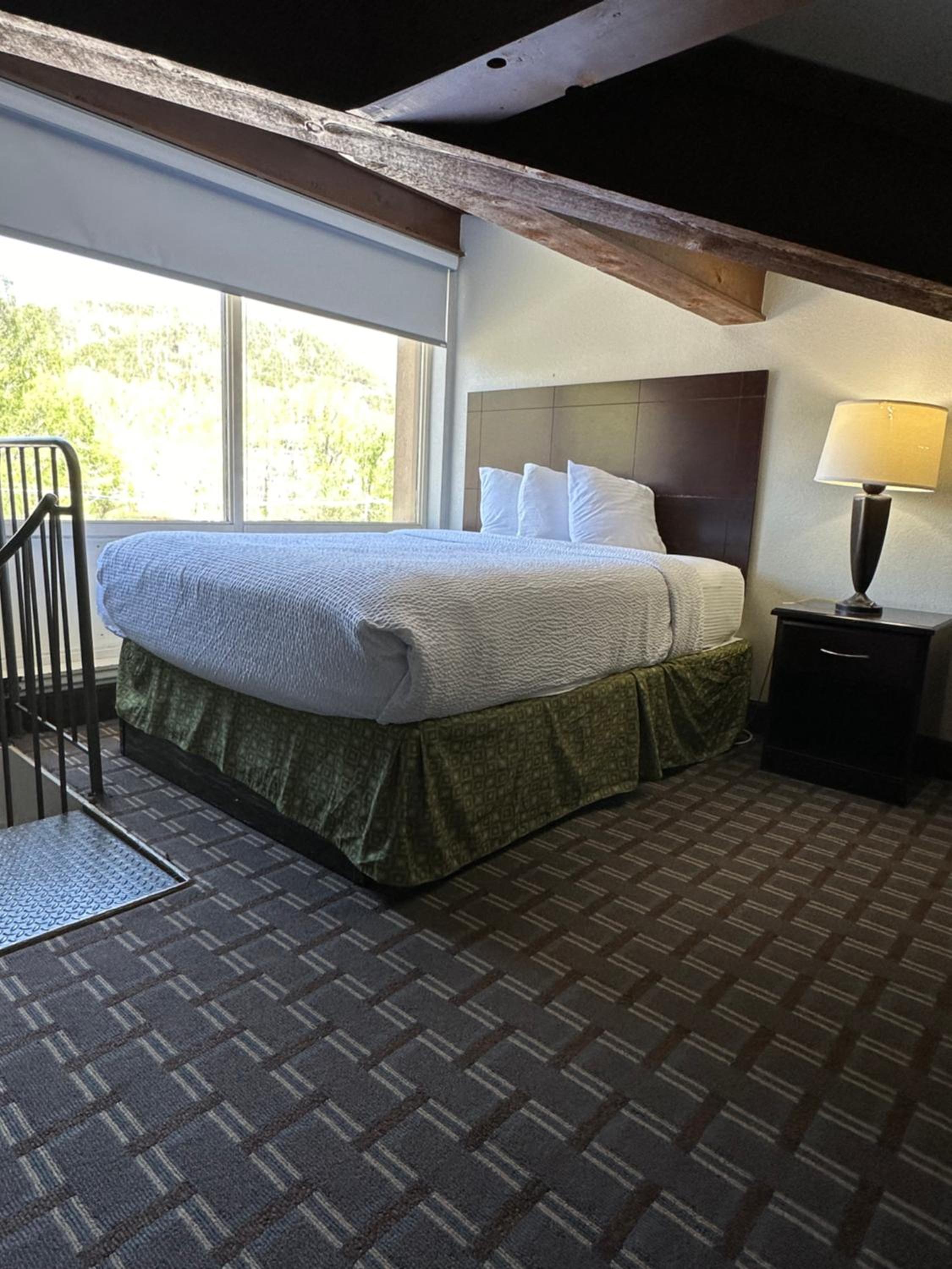 King Suite - Photo 7
