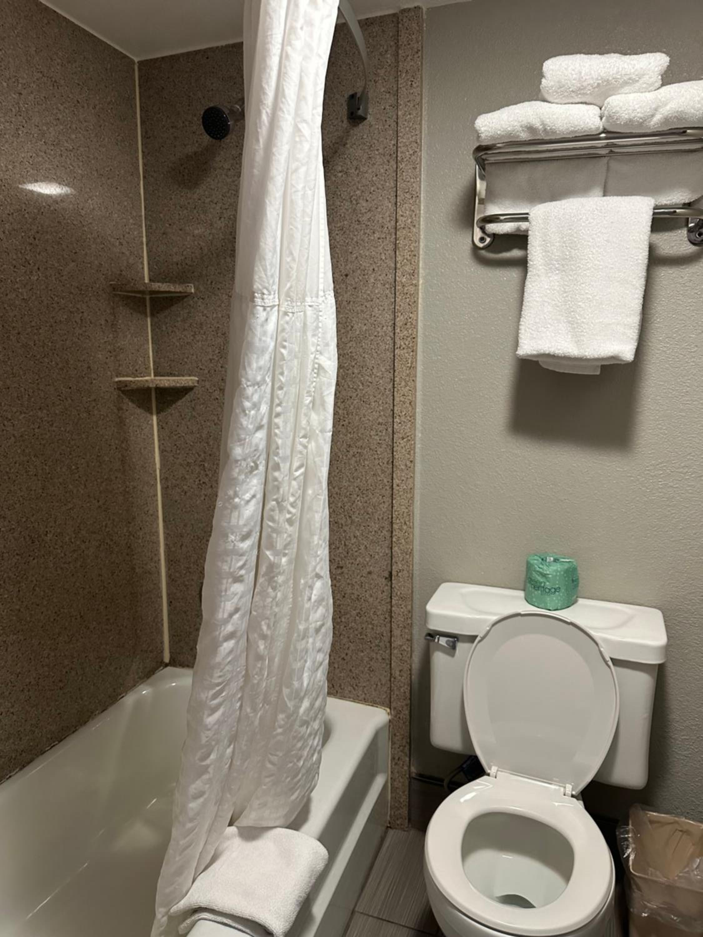 King Suite - Photo 2
