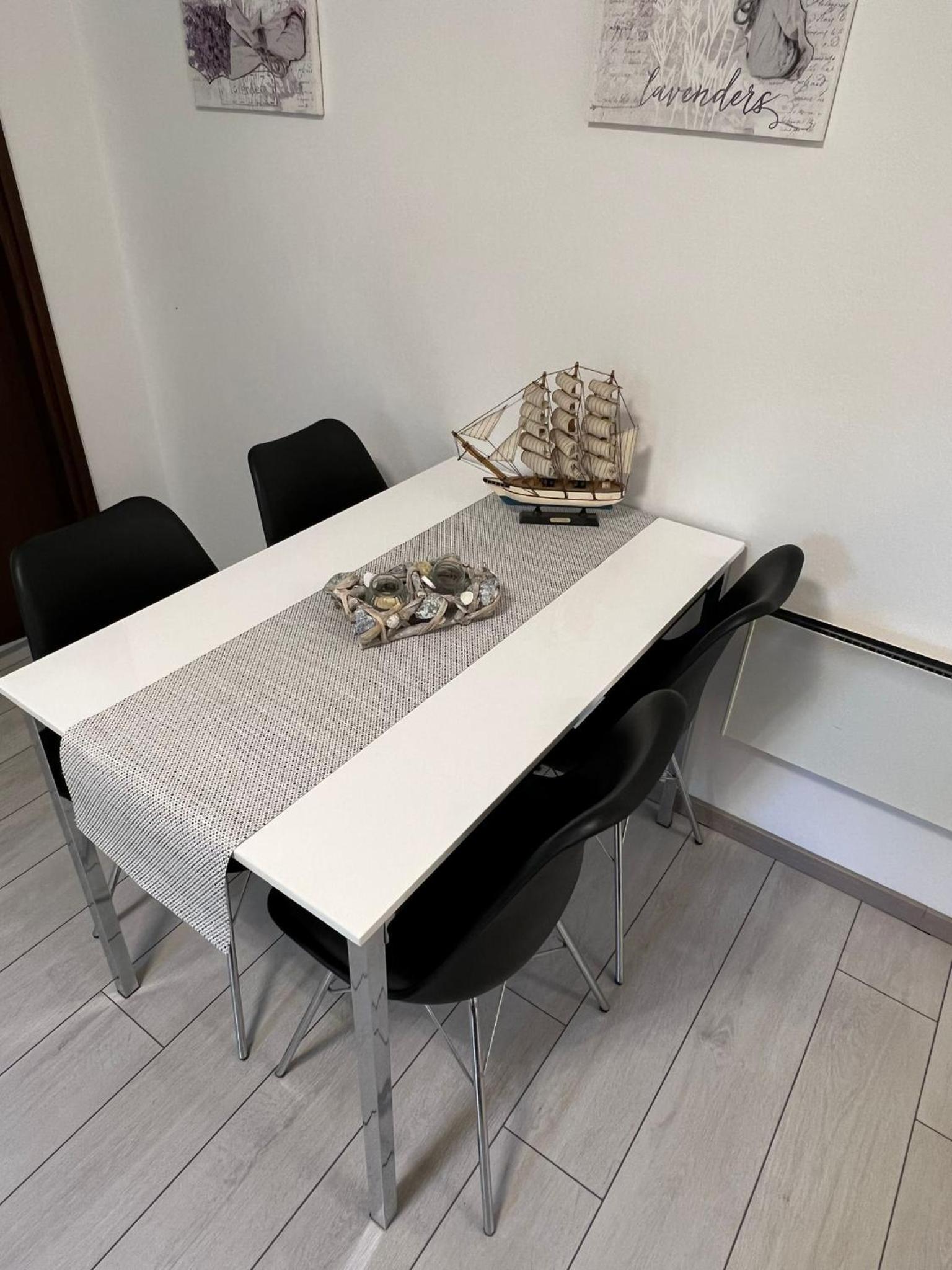 Apartment photo 2