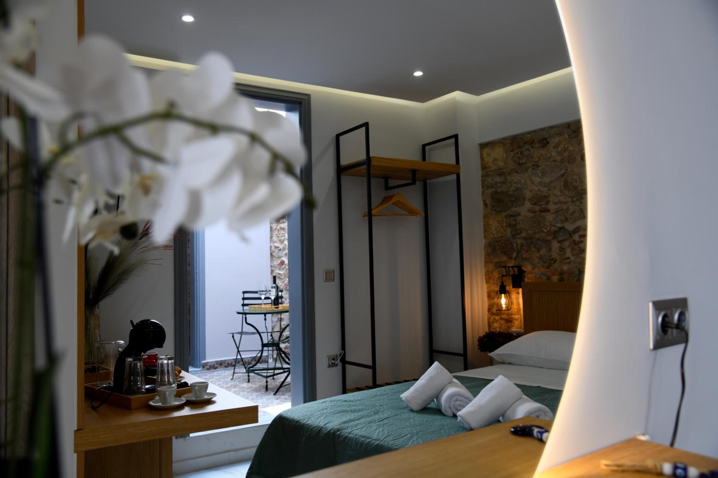 Deluxe Double Room photo 2