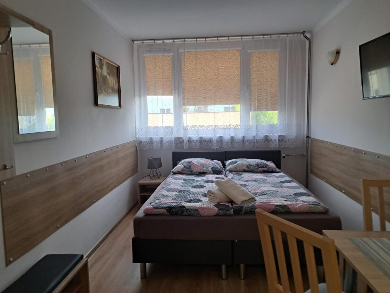 Double or Twin Room with Private Bathroom photo 2