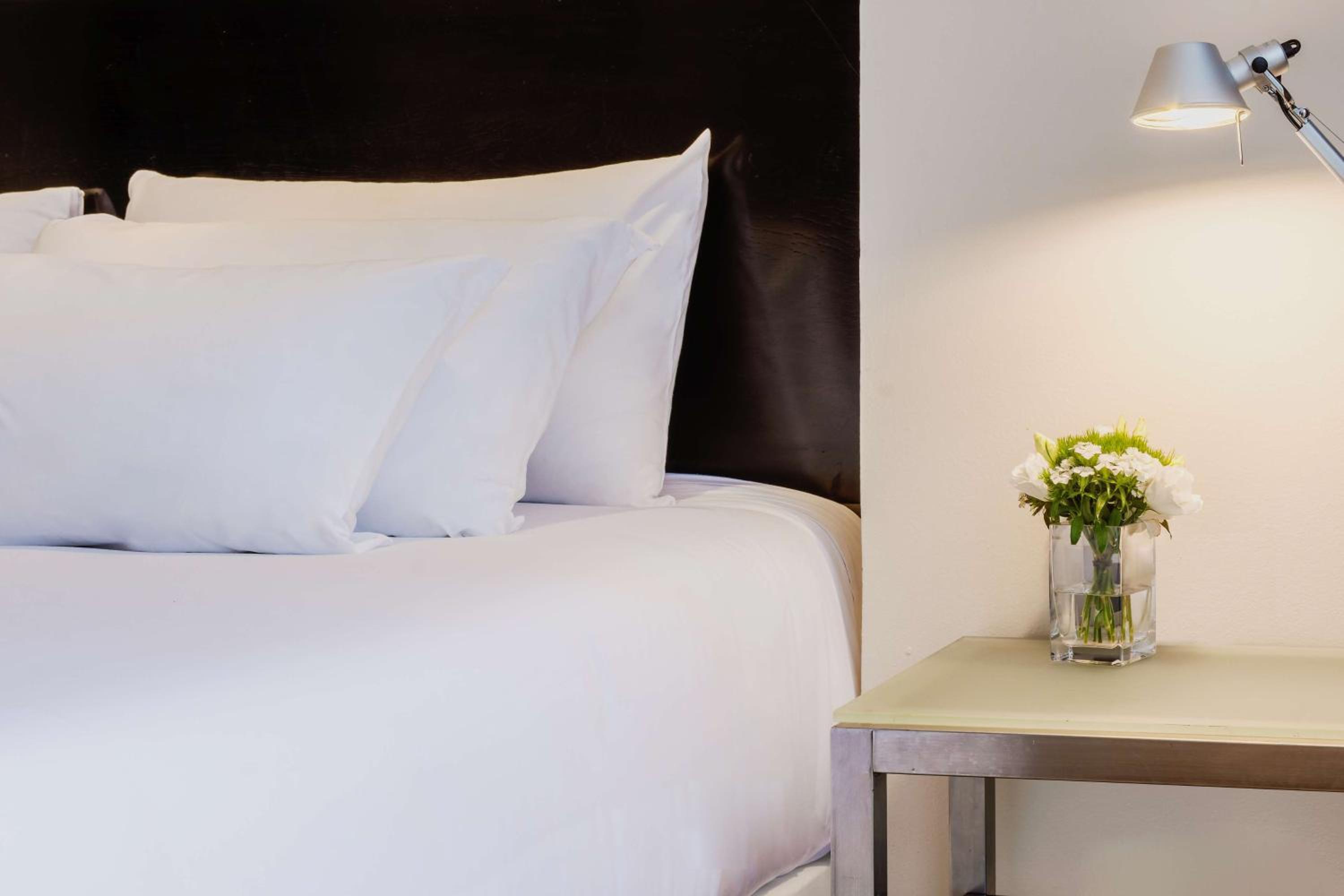 Premium Double Room - Photo 7