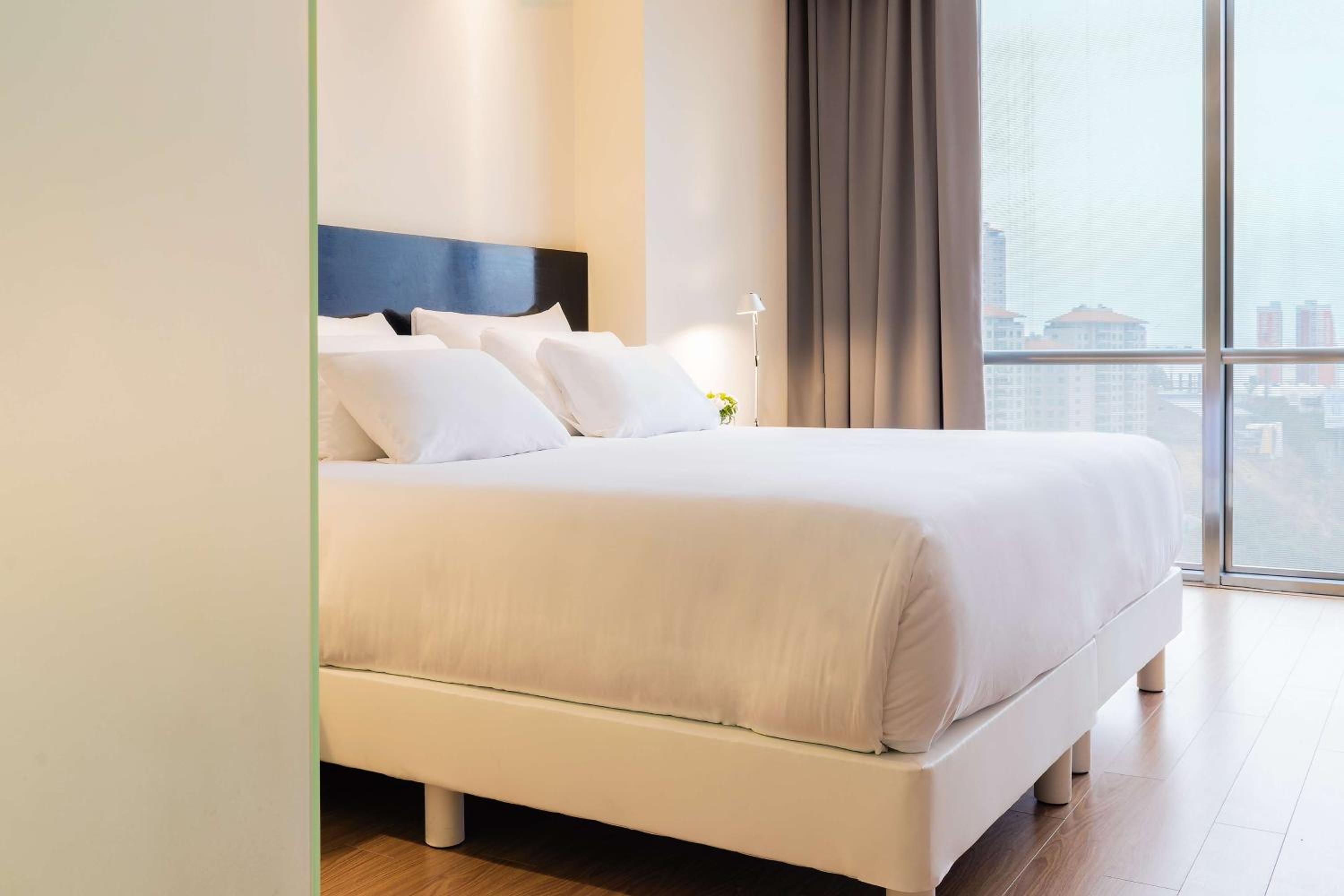 Premium Double Room - Photo 8