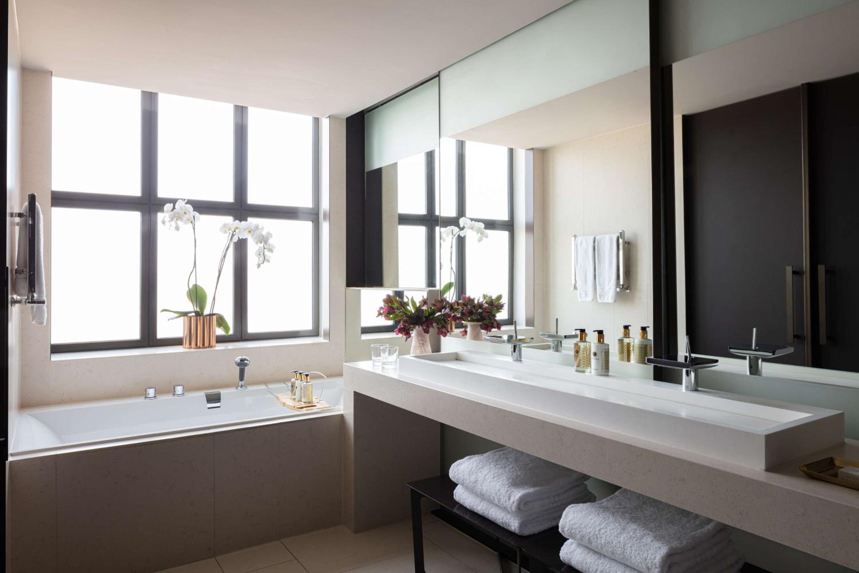 Royal Dam View Suite