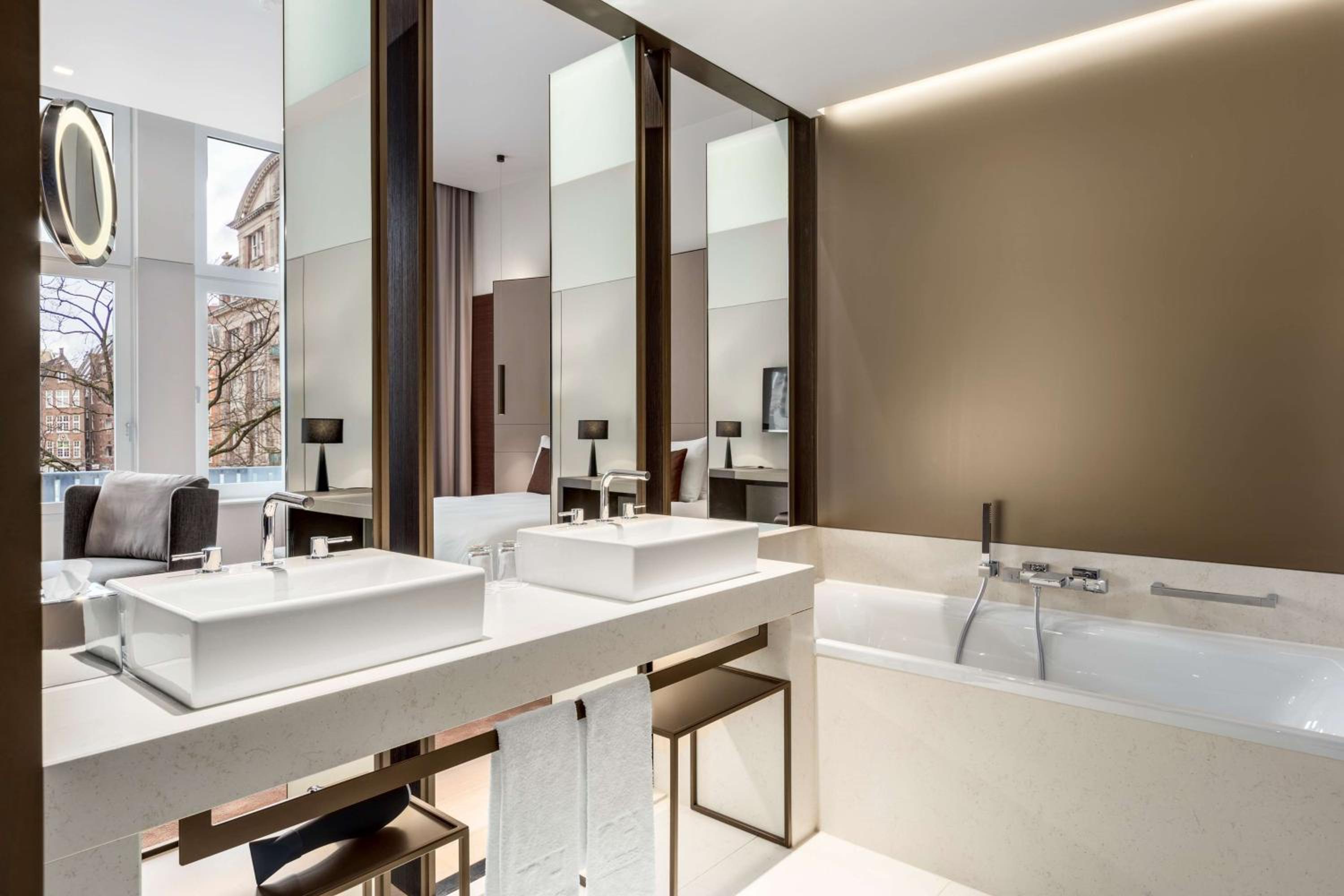 Royal Dam View Suite thumbnail 6