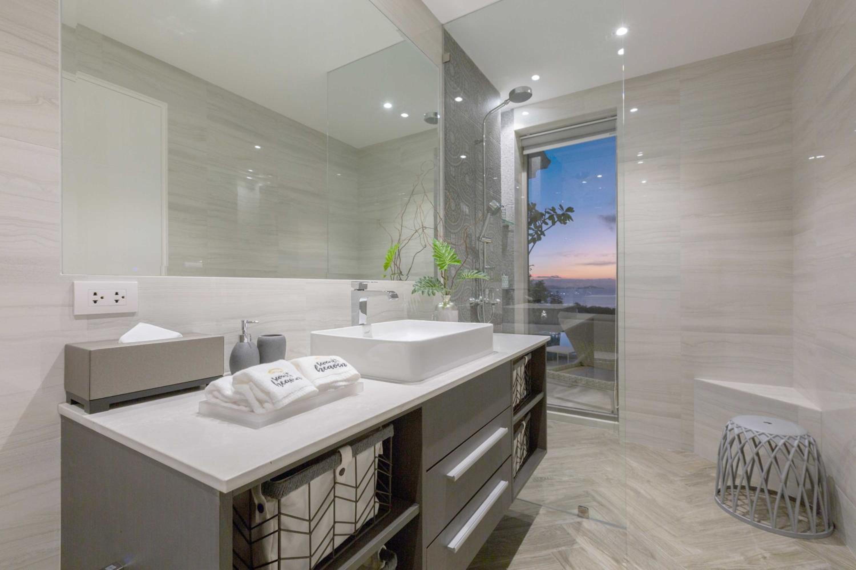 Luxury Villa 7, Private Infinity Pool with Fabulous Sunsets Ocean Views, Games Room. photo 2