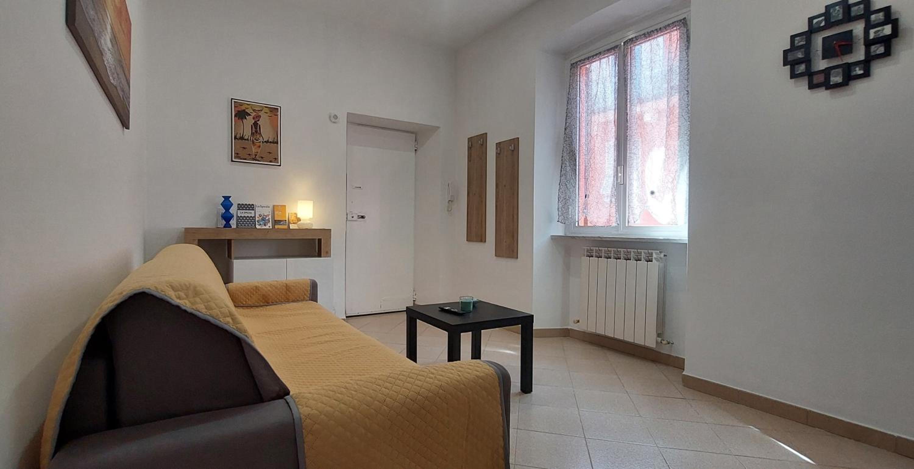 One-Bedroom Apartment photo 1